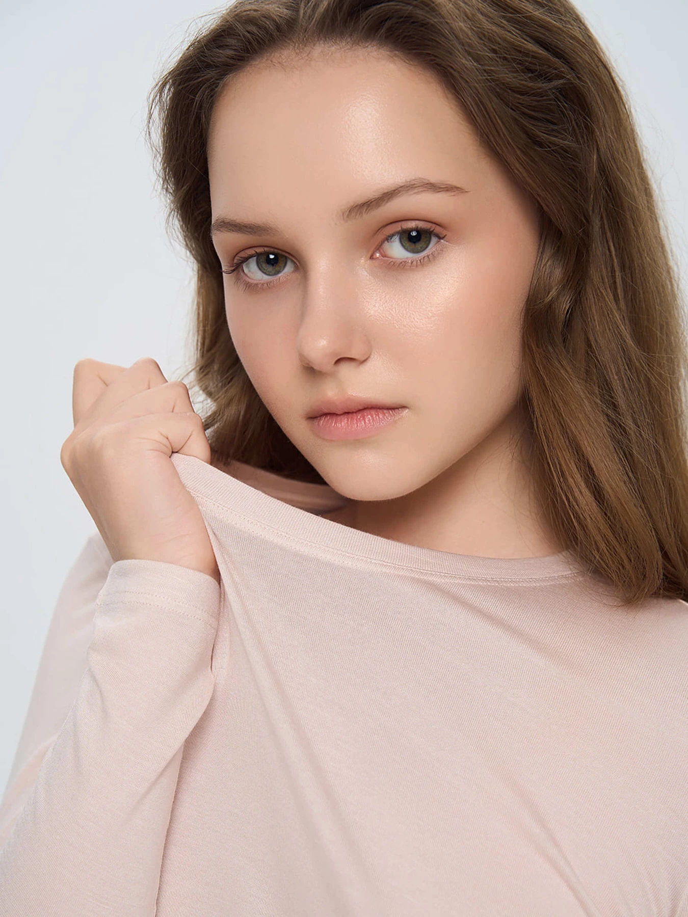 Худі та світшоти Роза модель 241209_beige Худі та світшоти Роза модель 241209_beige Фото