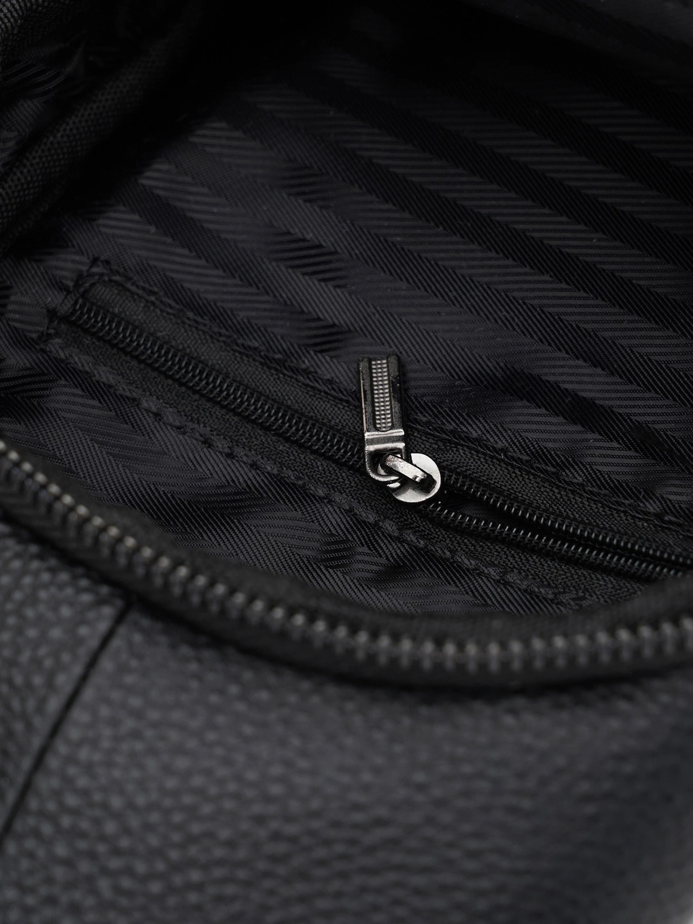 Рюкзаки Borsa Leather модель K1616D-black Фото