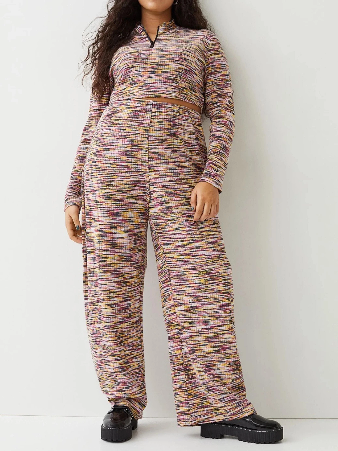 Брюки H&M модель 1060132ral_Комбинированный Фото