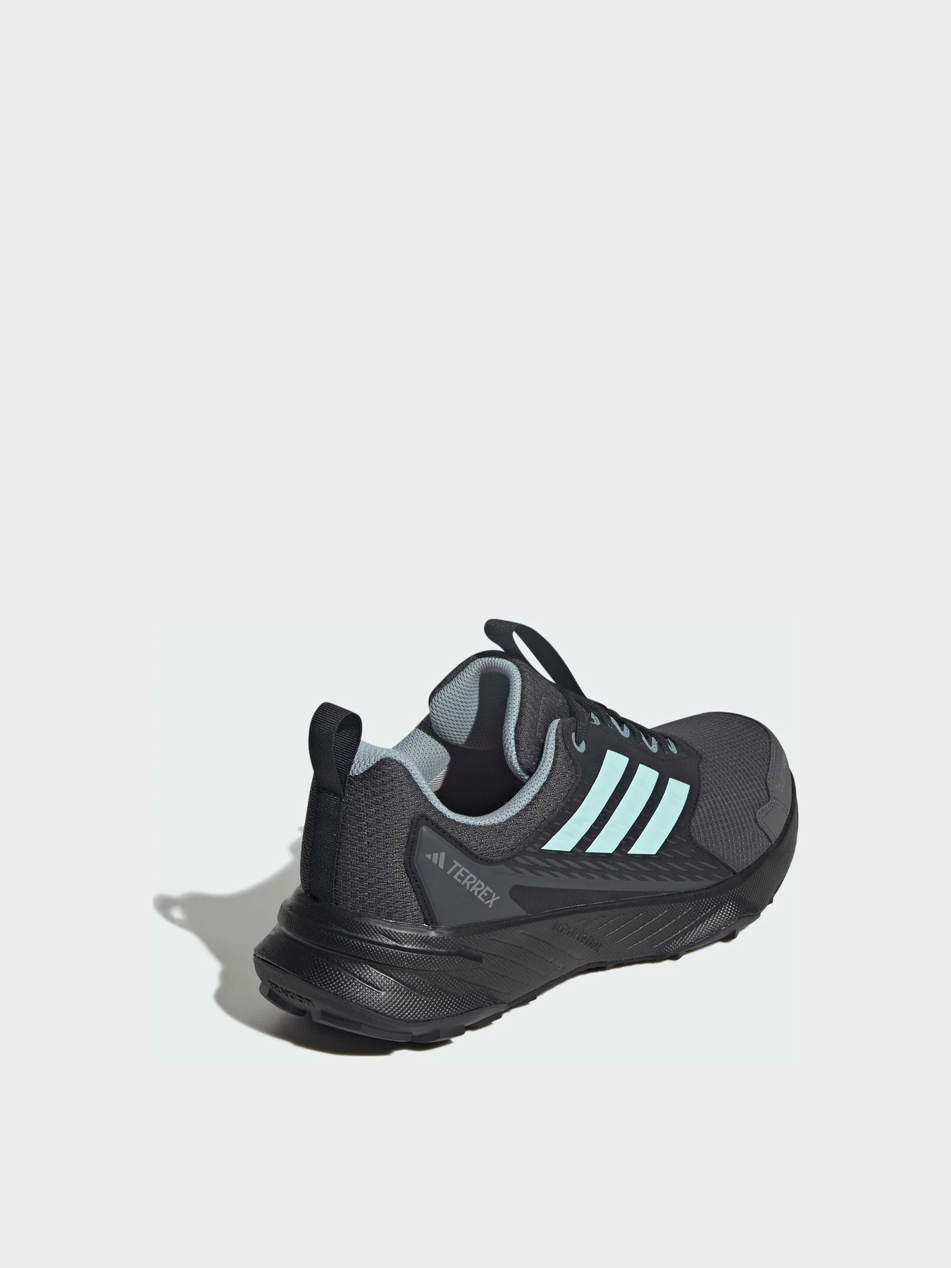 Кроссовки Adidas модель JI0278 Кроссовки Adidas модель JI0278 Фото