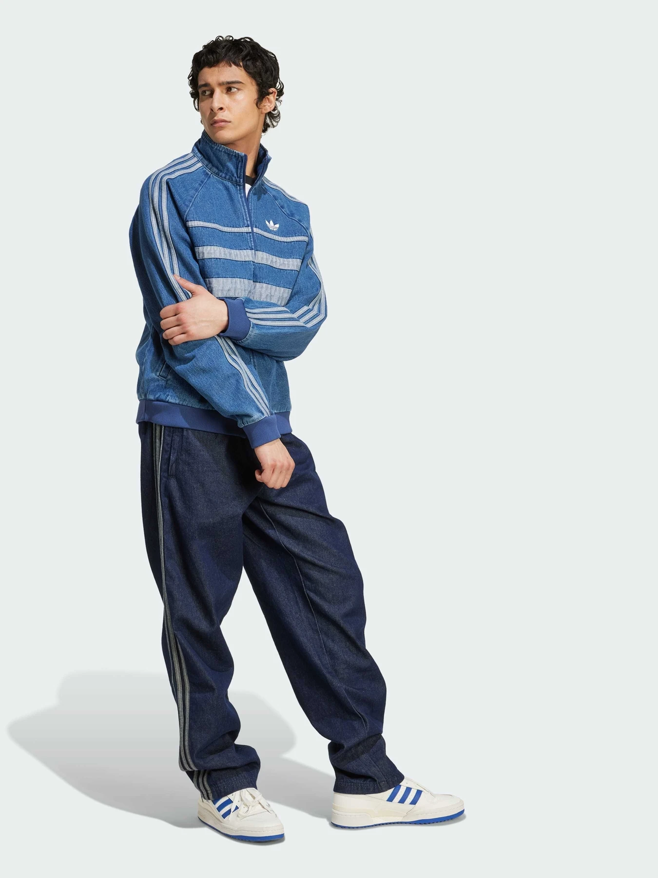 Куртки и дубленки Adidas Adicolor модель JX6457 Куртки и дубленки Adidas Adicolor модель JX6457 Фото
