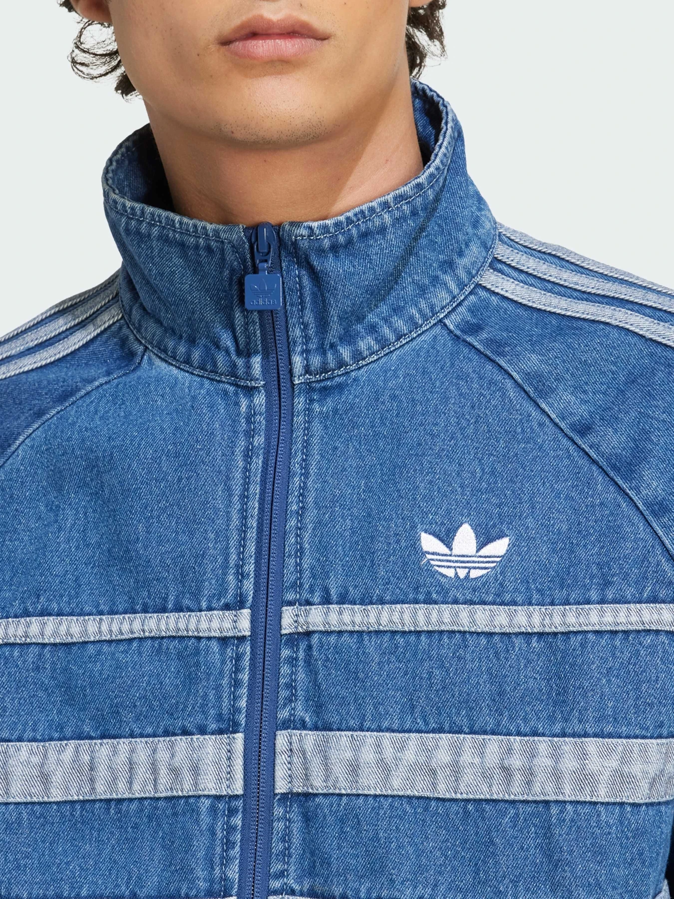 Куртки и дубленки Adidas Adicolor модель JX6457 Куртки и дубленки Adidas Adicolor модель JX6457 Фото