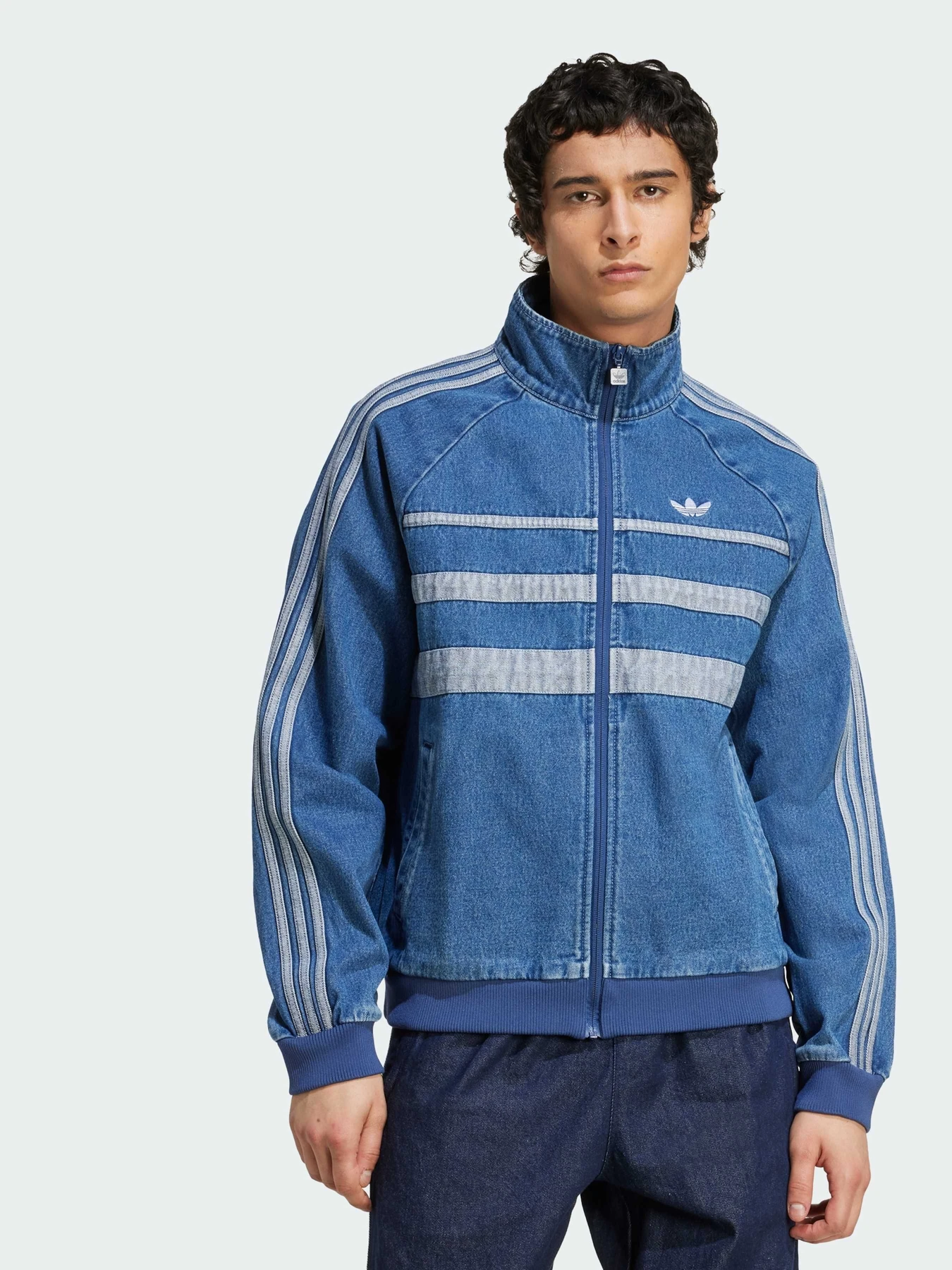 Куртки и дубленки Adidas Adicolor модель JX6457 Куртки и дубленки Adidas Adicolor модель JX6457 Фото
