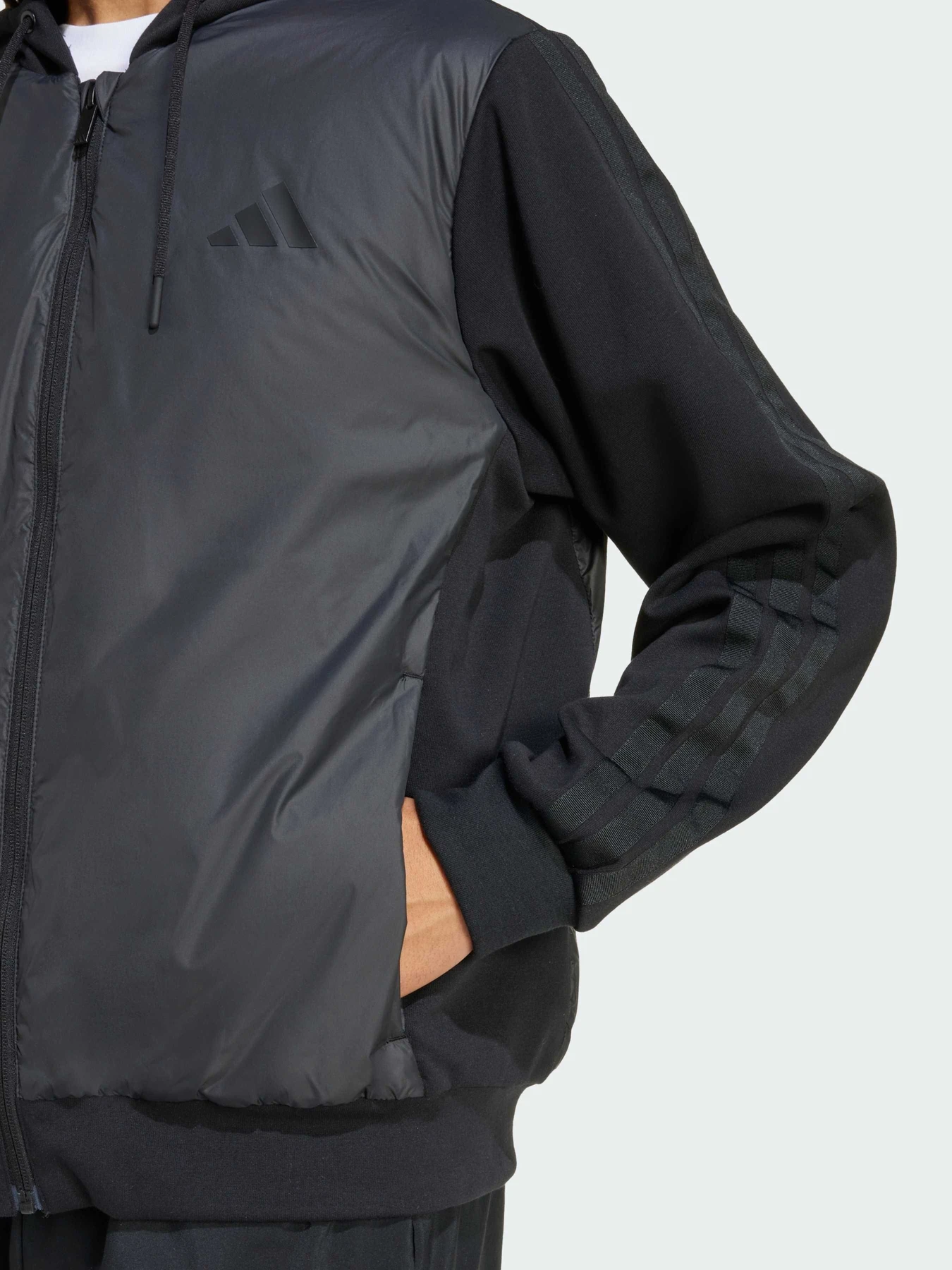 Куртки та дублянки Adidas модель KA5247 Куртки та дублянки Adidas модель KA5247 Фото