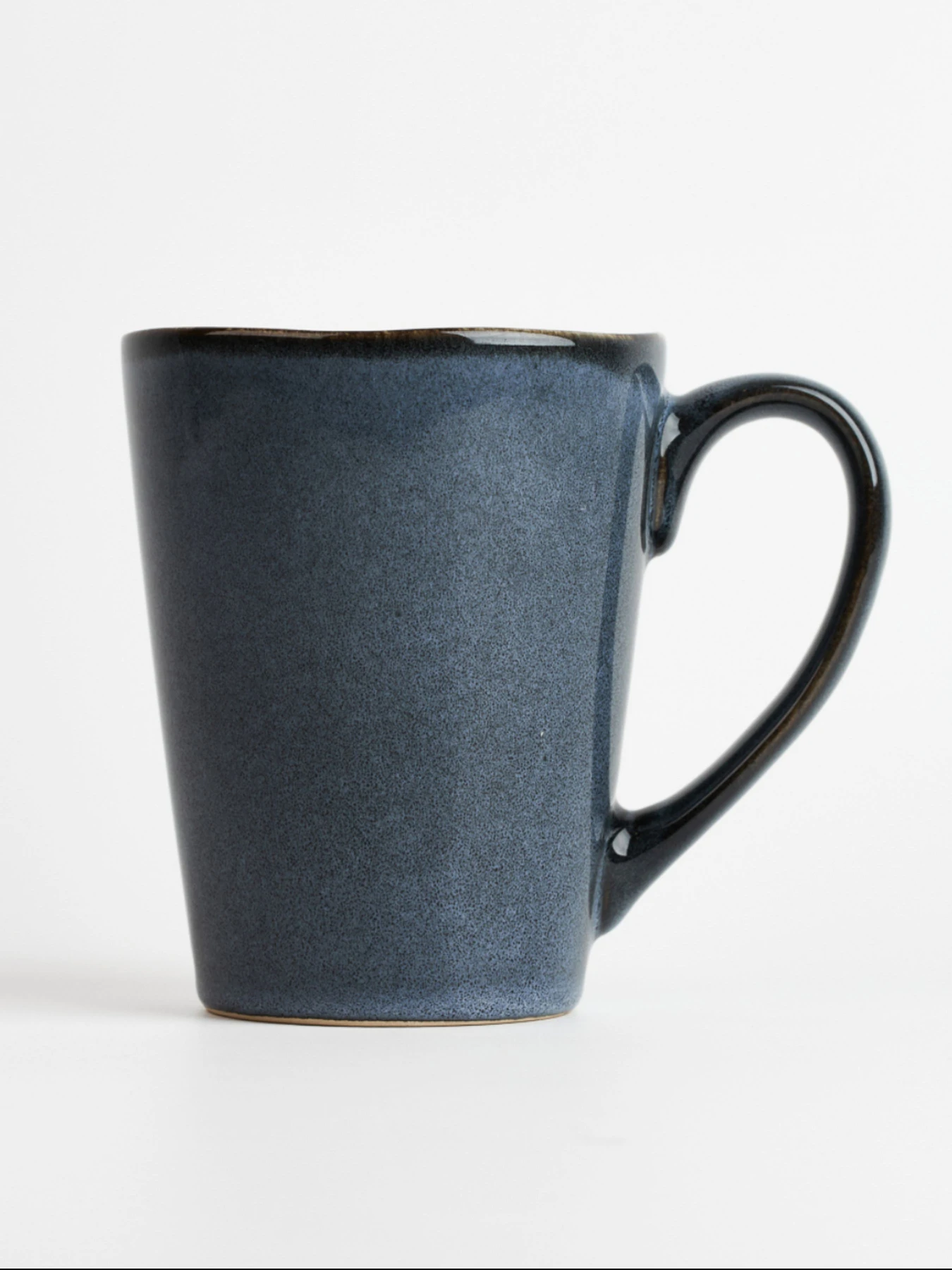 Кружка "Фьорд" из каменной керамики темно-синяя MBM HOME модель KP-136 DEEP BLUE Кружка "Фьорд" из каменной керамики темно-синяя MBM HOME модель KP-136 DEEP BLUE Фото