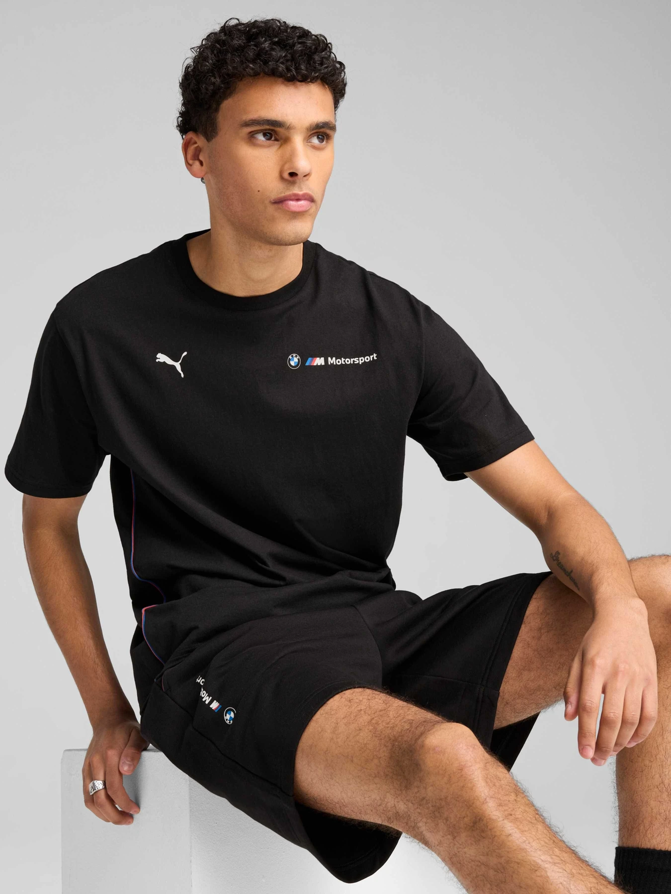 Футболки и поло PUMA Bmw Mms Ess+ Logo Tee модель 632516 Футболки и поло PUMA Bmw Mms Ess+ Logo Tee модель 632516 Фото