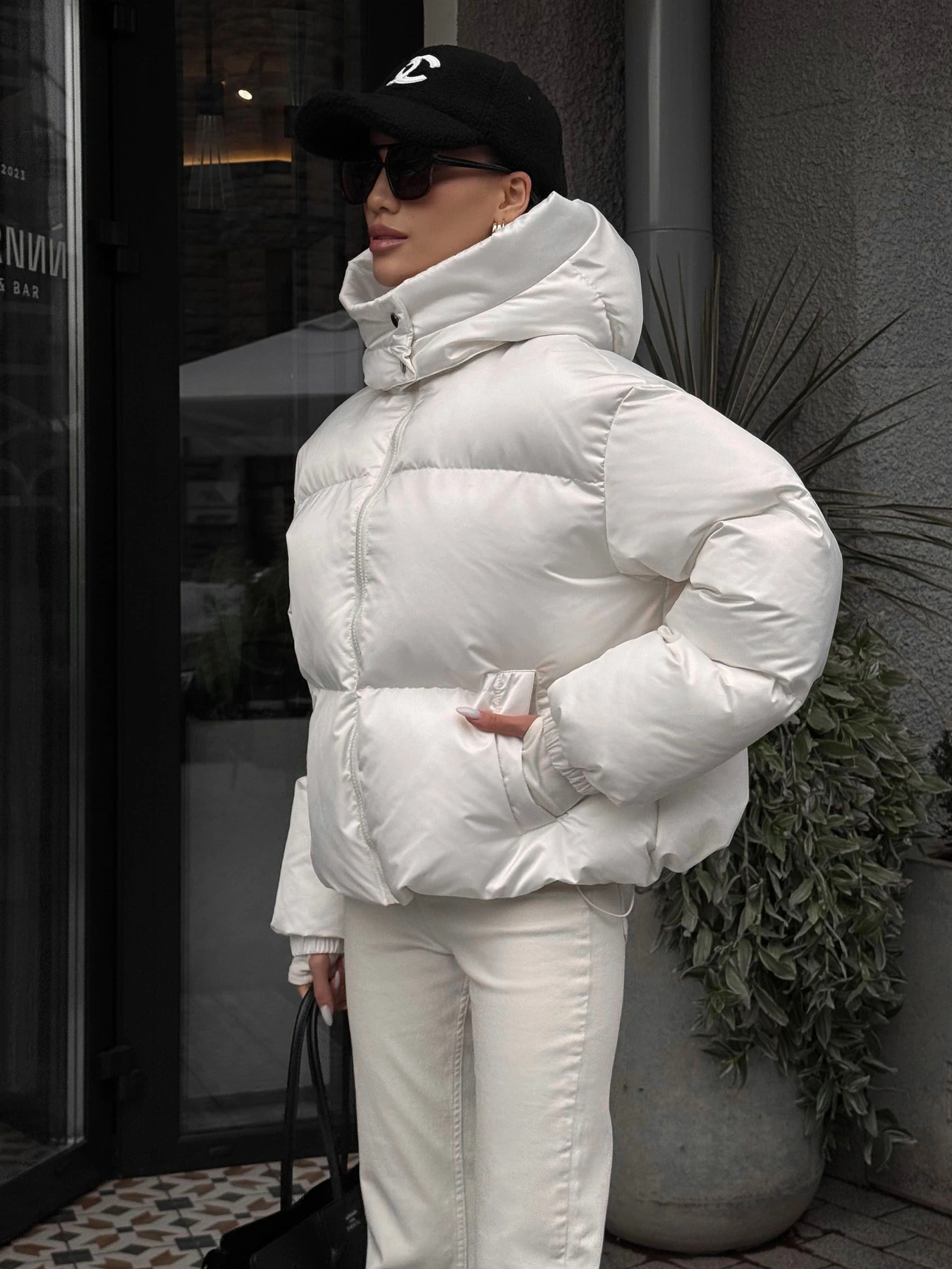 Куртки и дубленки Jadone Fashion модель Pufi_bile Фото