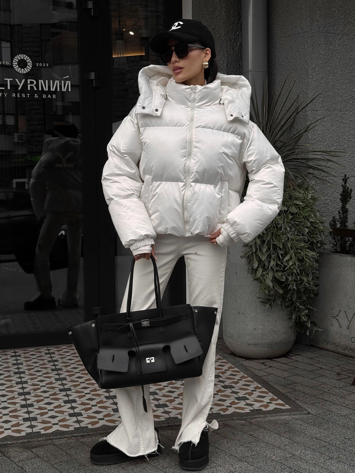 Куртки и дубленки Jadone Fashion модель Pufi_bile Фото