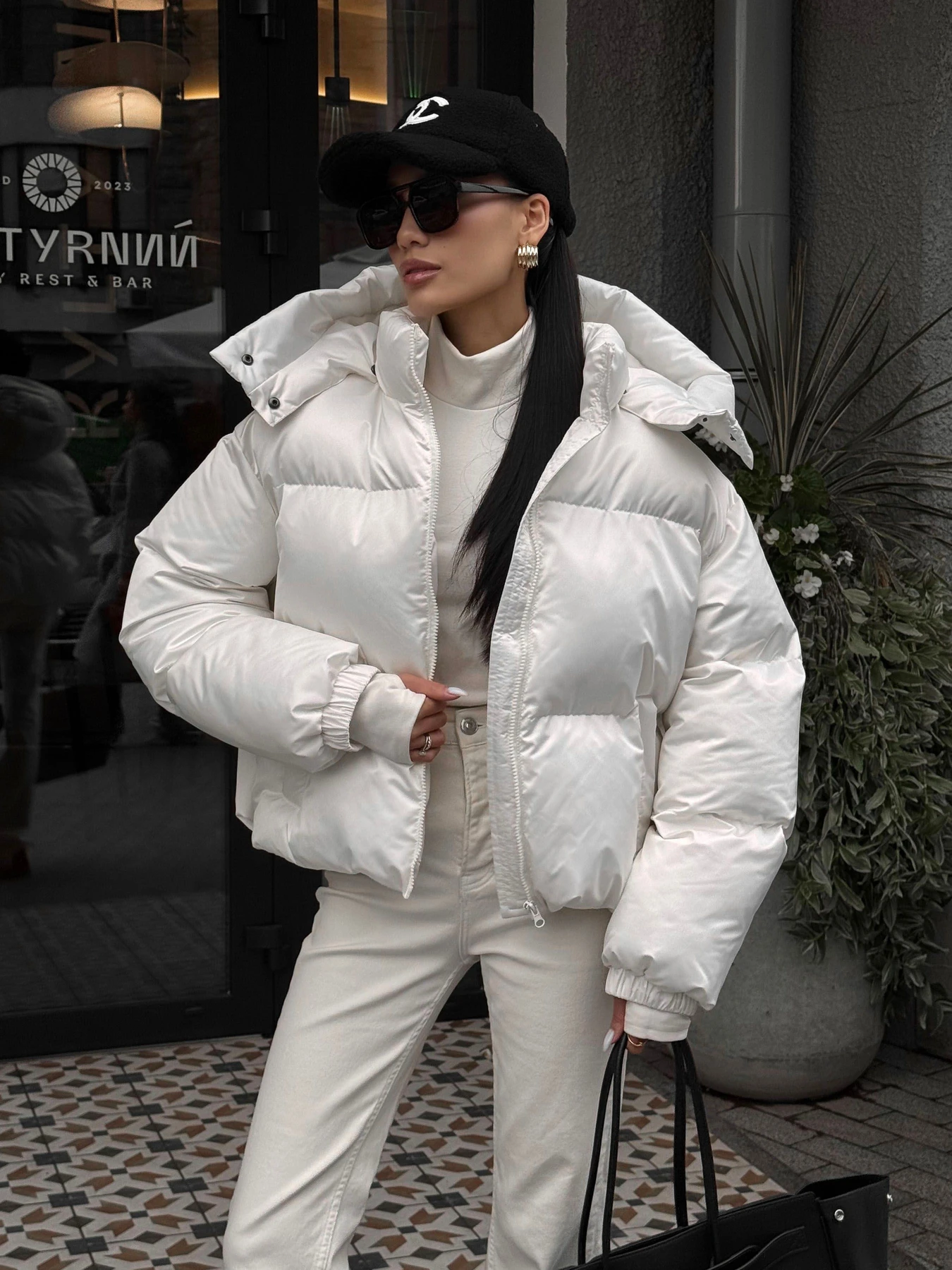 Куртки и дубленки Jadone Fashion модель Pufi_bile Фото