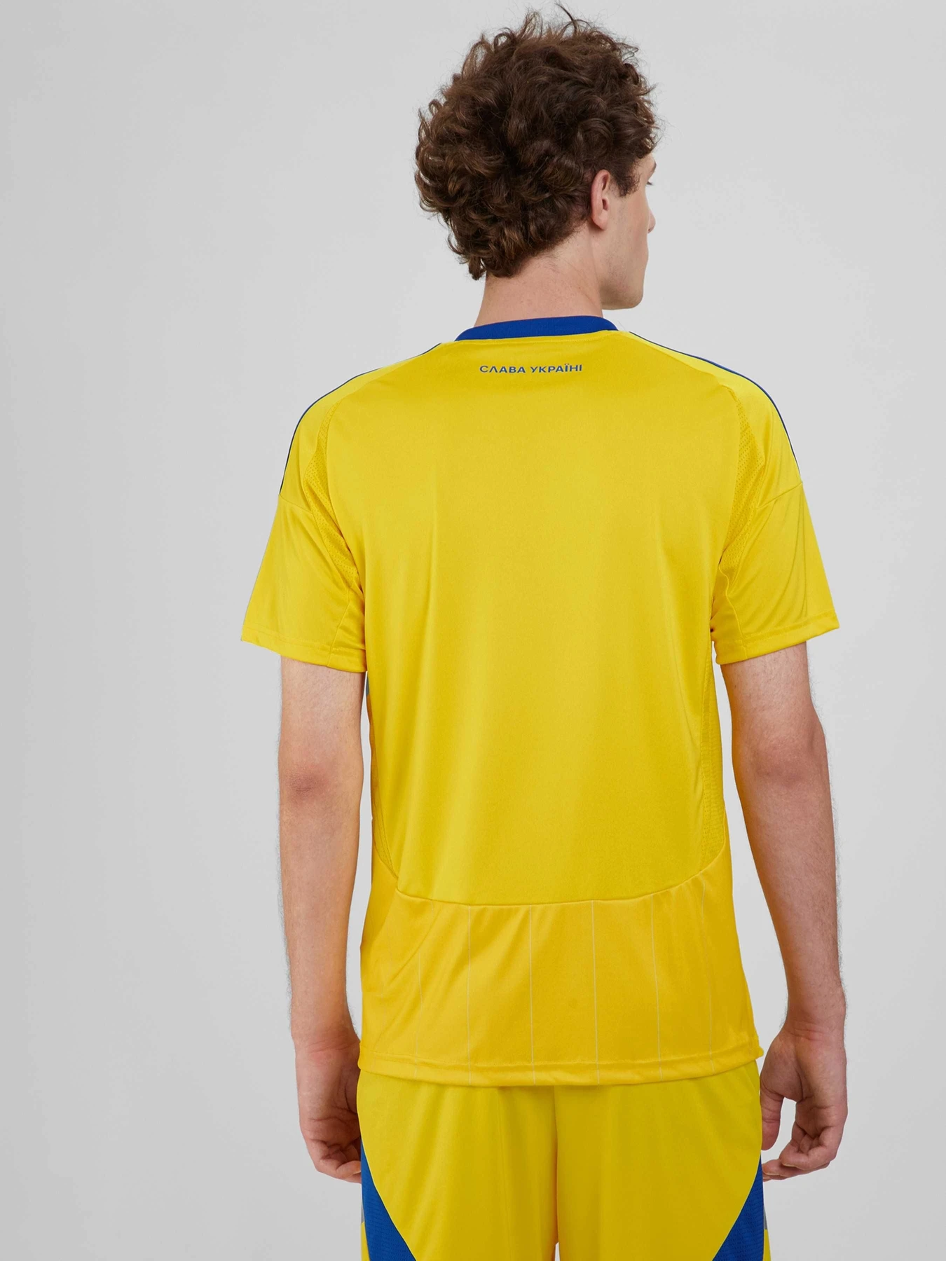 Футболки и поло Adidas модель IK2251 Футболки и поло Adidas модель IK2251 Фото