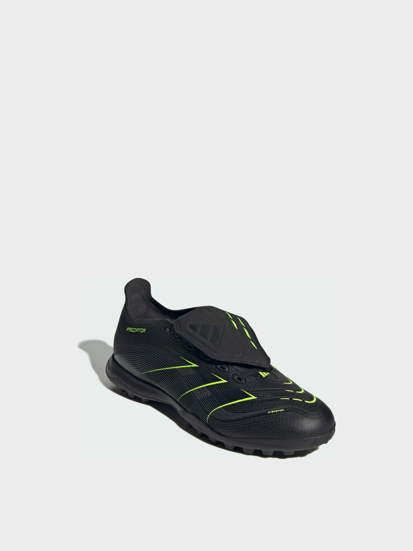 Кросівки Adidas Predator модель JQ1073 Кросівки Adidas Predator модель JQ1073 Фото