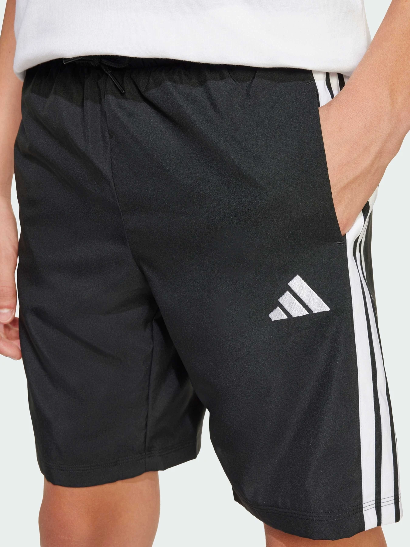 Шорти Adidas Adidas Essentials модель JD8189 Шорти Adidas Adidas Essentials модель JD8189 Фото