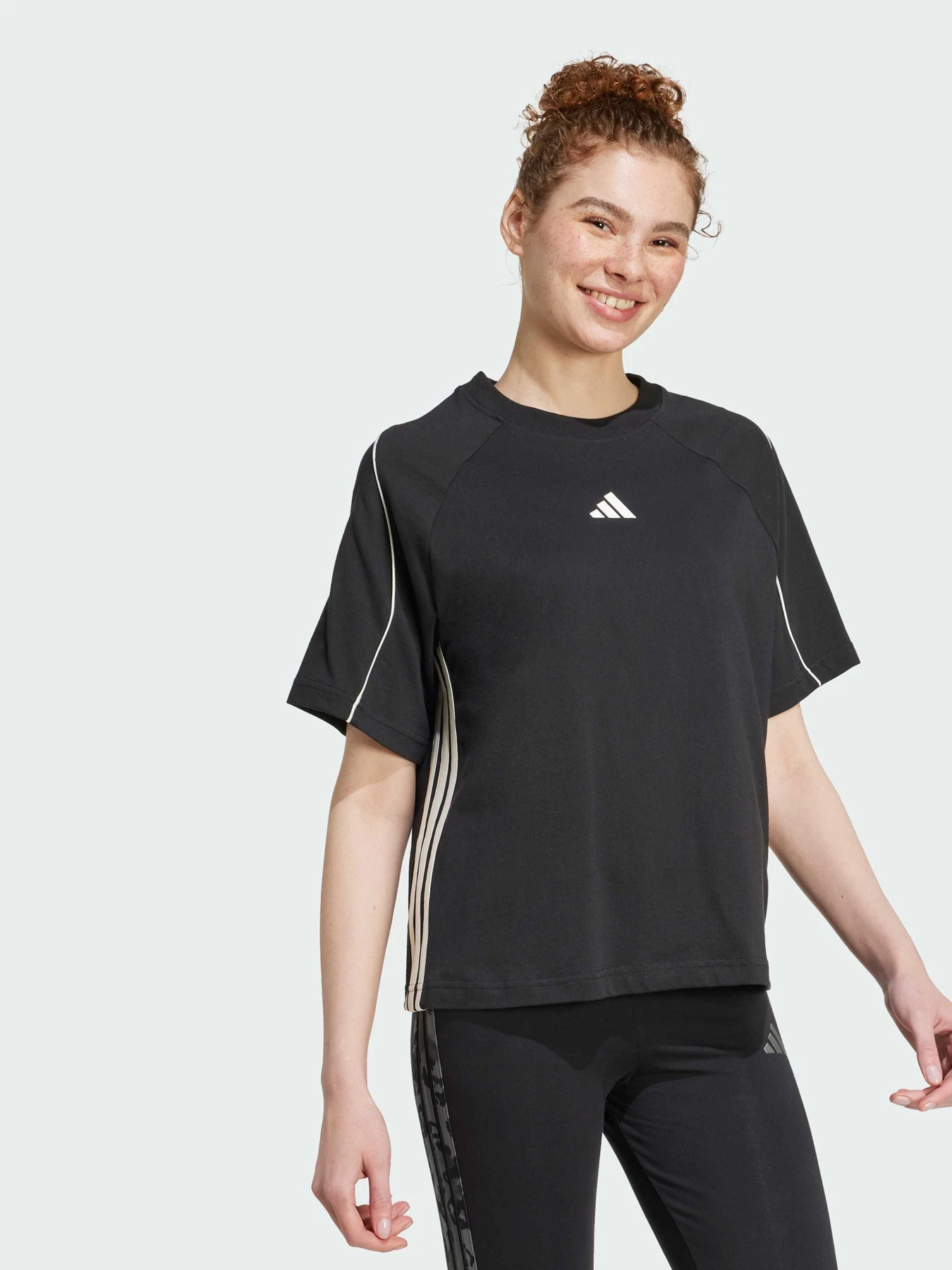 Футболки и поло Adidas модель JV7009 Футболки и поло Adidas модель JV7009 Фото