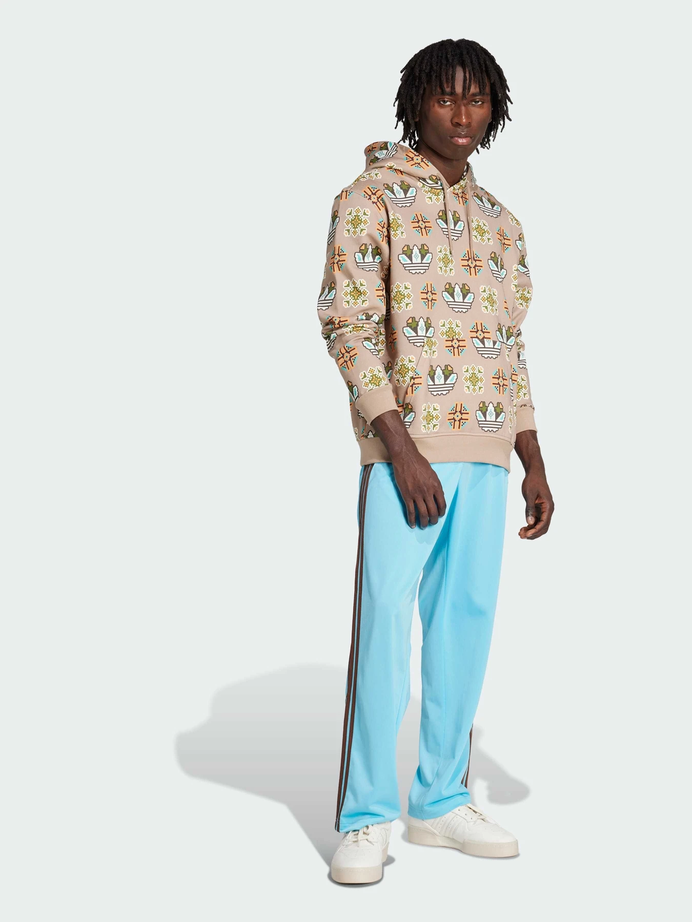 Худи и свитшоты Adidas Graphics модель JW1084 Худи и свитшоты Adidas Graphics модель JW1084 Фото