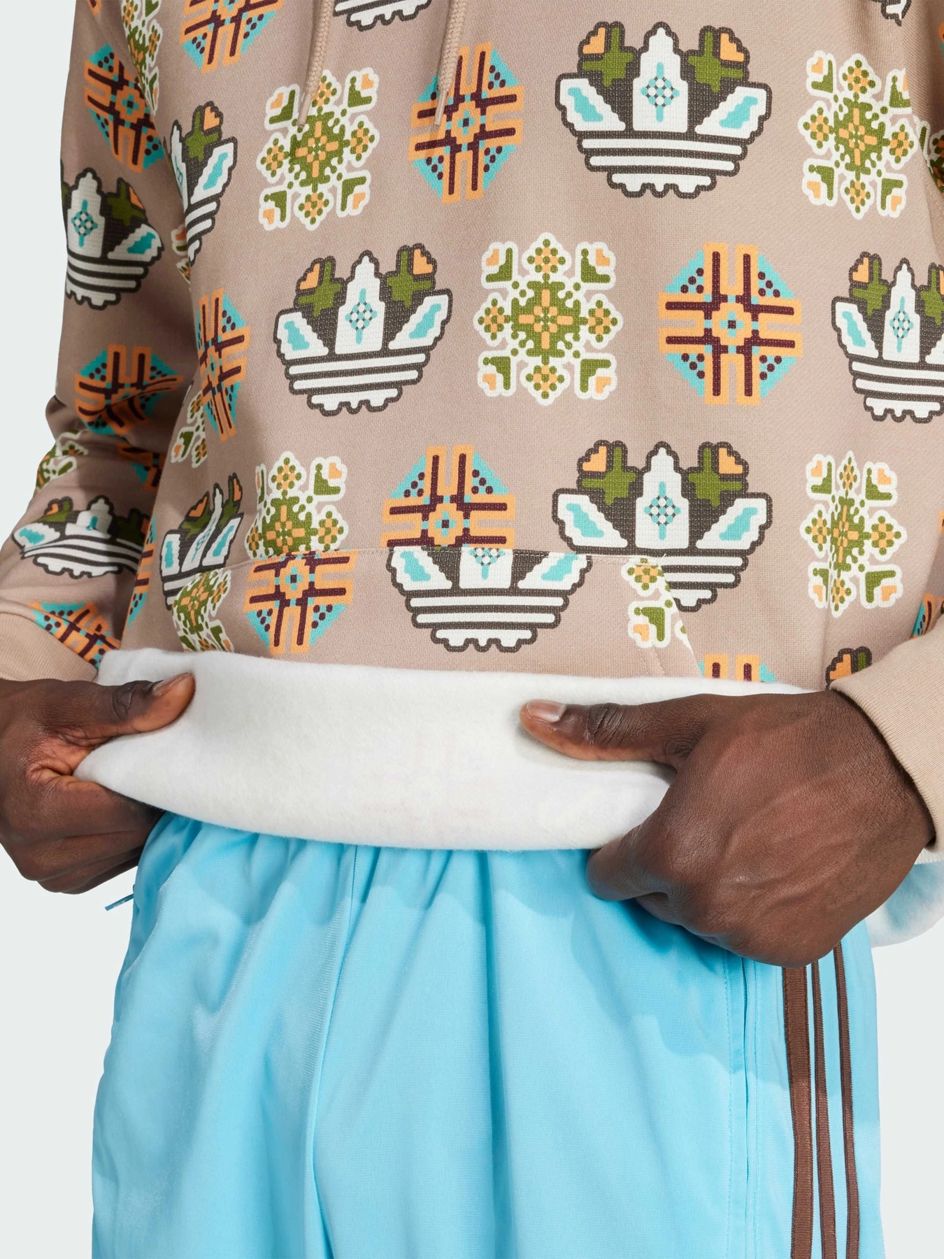 Худи и свитшоты Adidas Graphics модель JW1084 Худи и свитшоты Adidas Graphics модель JW1084 Фото