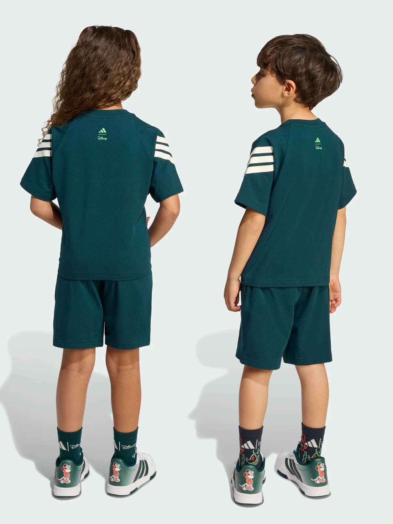 Костюмы Adidas модель JM0823 Костюмы Adidas модель JM0823 Фото