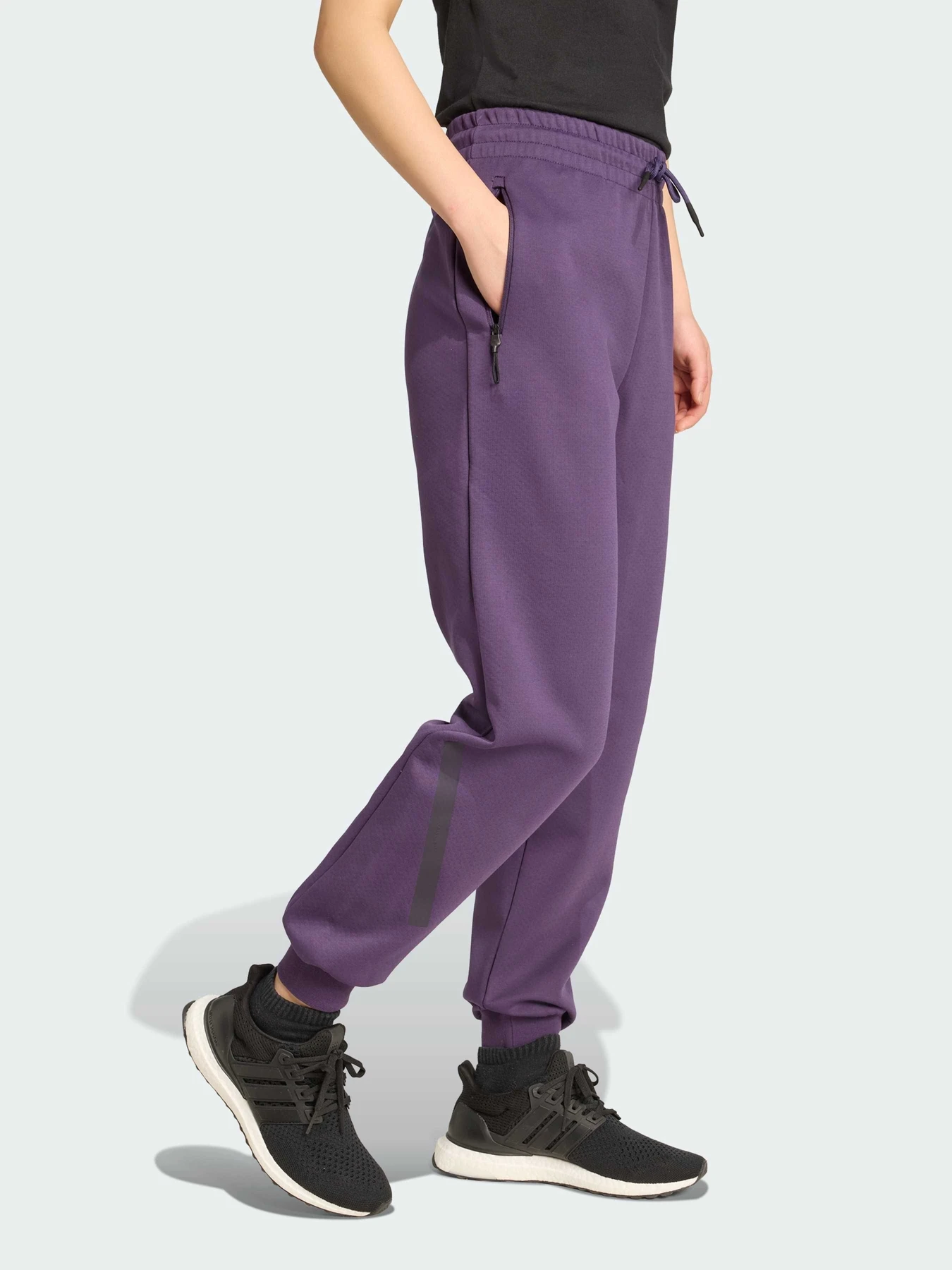 Брюки Adidas ZNE модель JW7740 Брюки Adidas ZNE модель JW7740 Фото