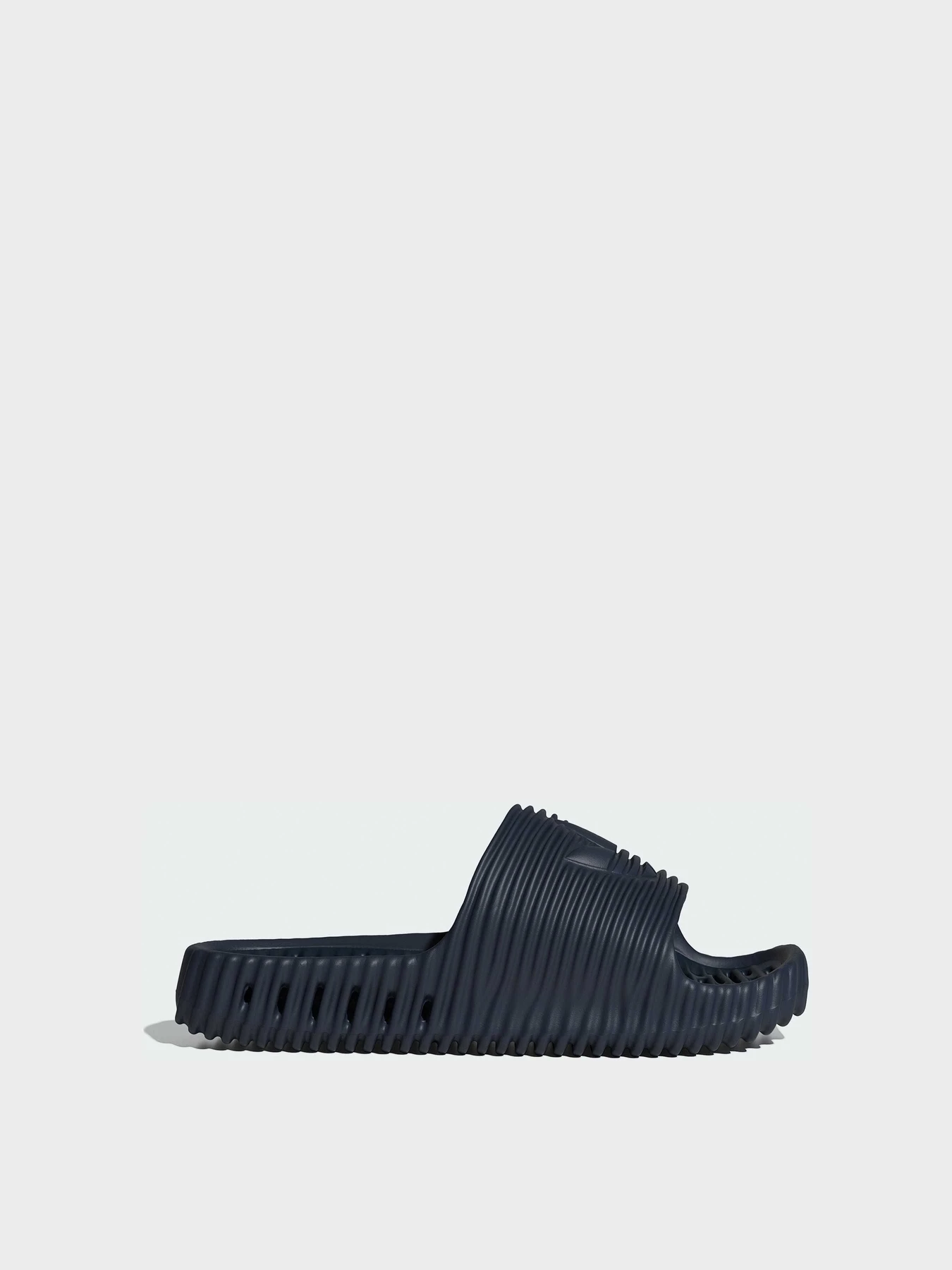 Шлёпанцы Adidas Adilette модель JR3615 Шлёпанцы Adidas Adilette модель JR3615 Фото