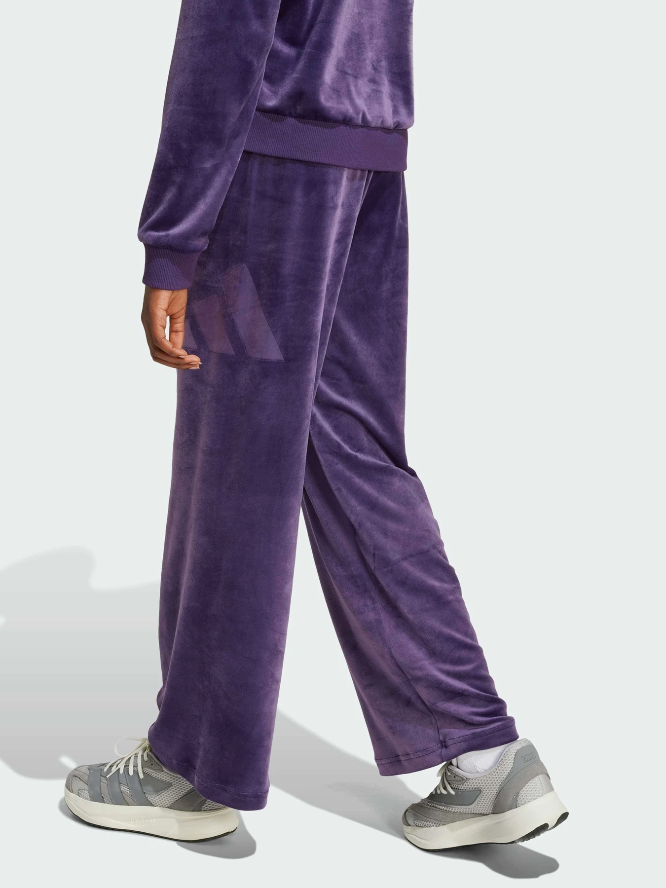 Брюки Adidas модель JW2440 Брюки Adidas модель JW2440 Фото