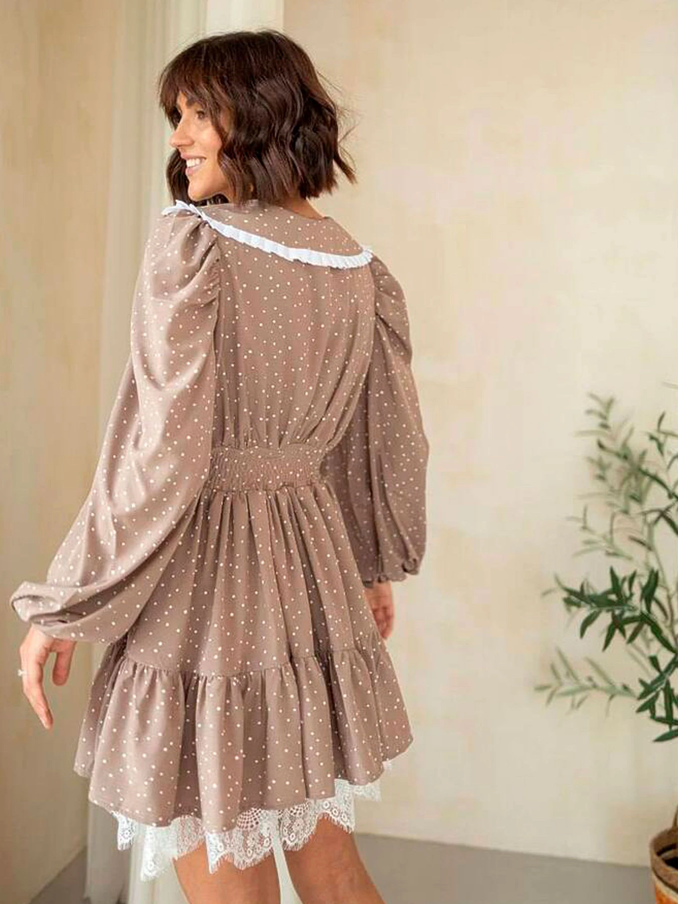 Платья Milirud модель mil434-bezhevj Платья Milirud модель mil434-bezhevj Фото