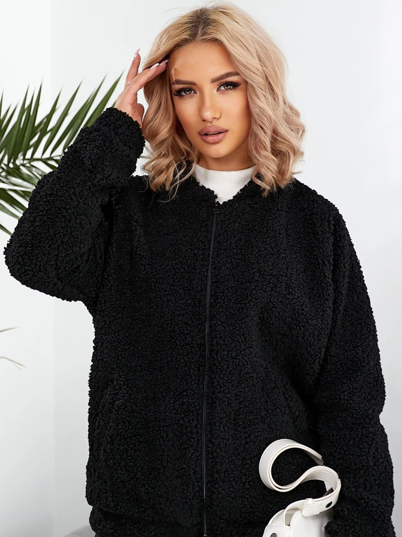 Куртки и дубленки LadyLike модель ll06960090-chornij Куртки и дубленки LadyLike модель ll06960090-chornij Фото