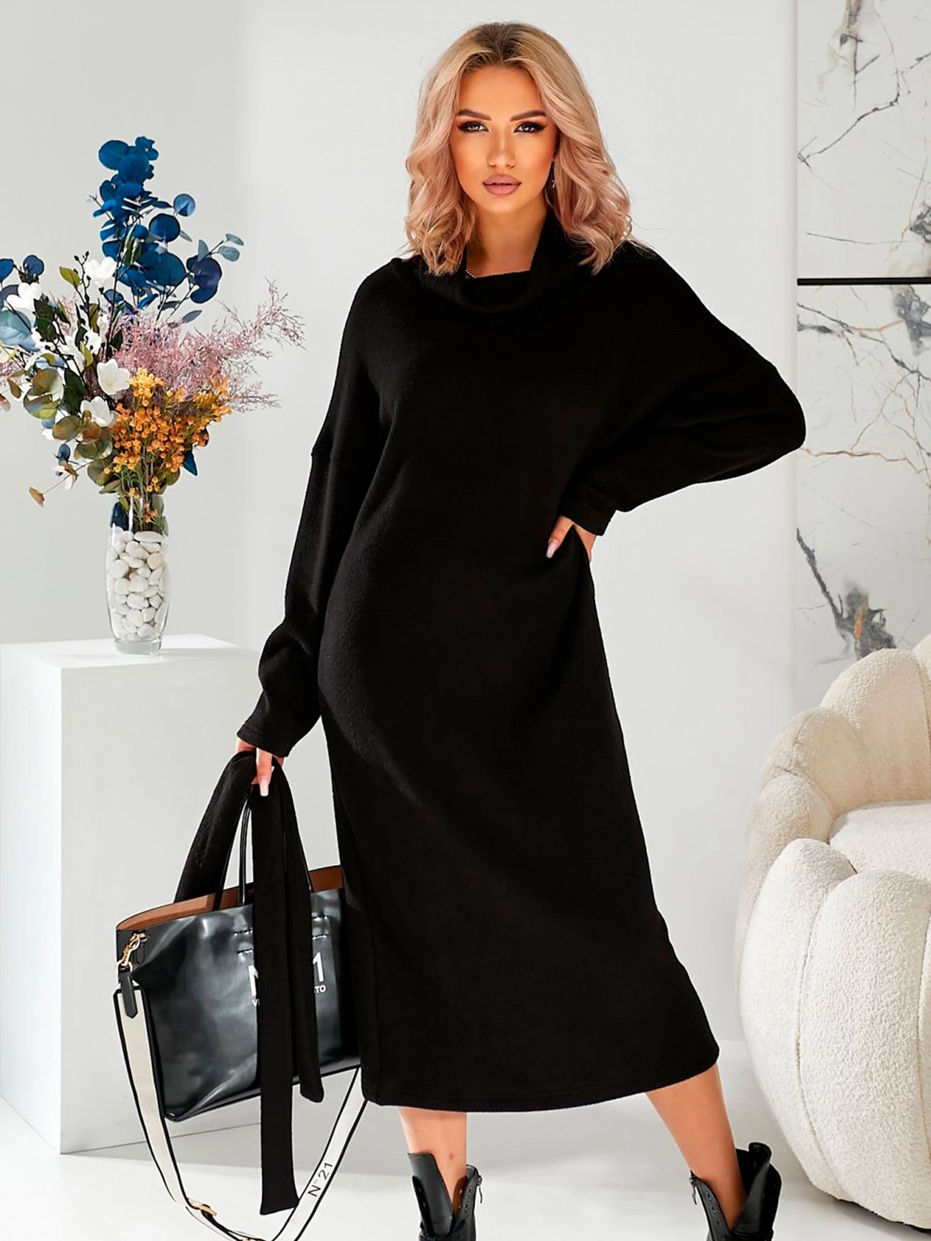 Сукні LadyLike модель ll187070090-chornij Сукні LadyLike модель ll187070090-chornij Фото