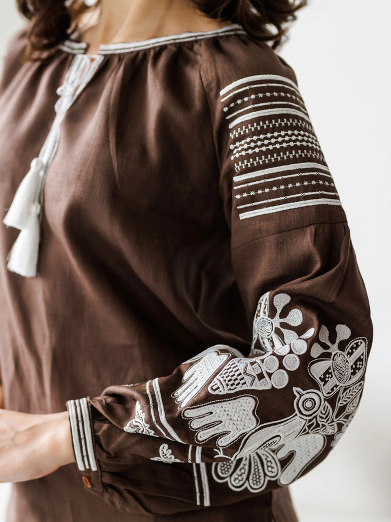 Вышиванки Folk Moda модель fm2144-korichnevij Вышиванки Folk Moda модель fm2144-korichnevij Фото