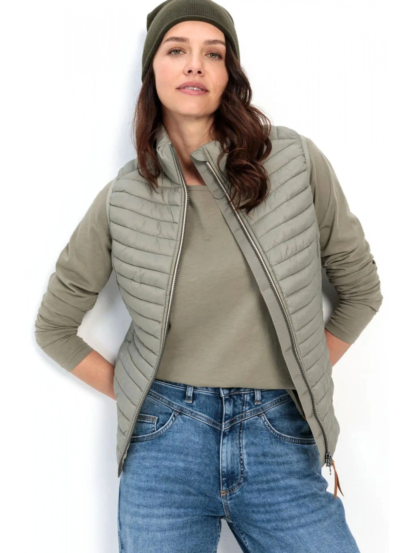 Куртки и дубленки Camel Active Vest модель 360460-9E50-36 Фото