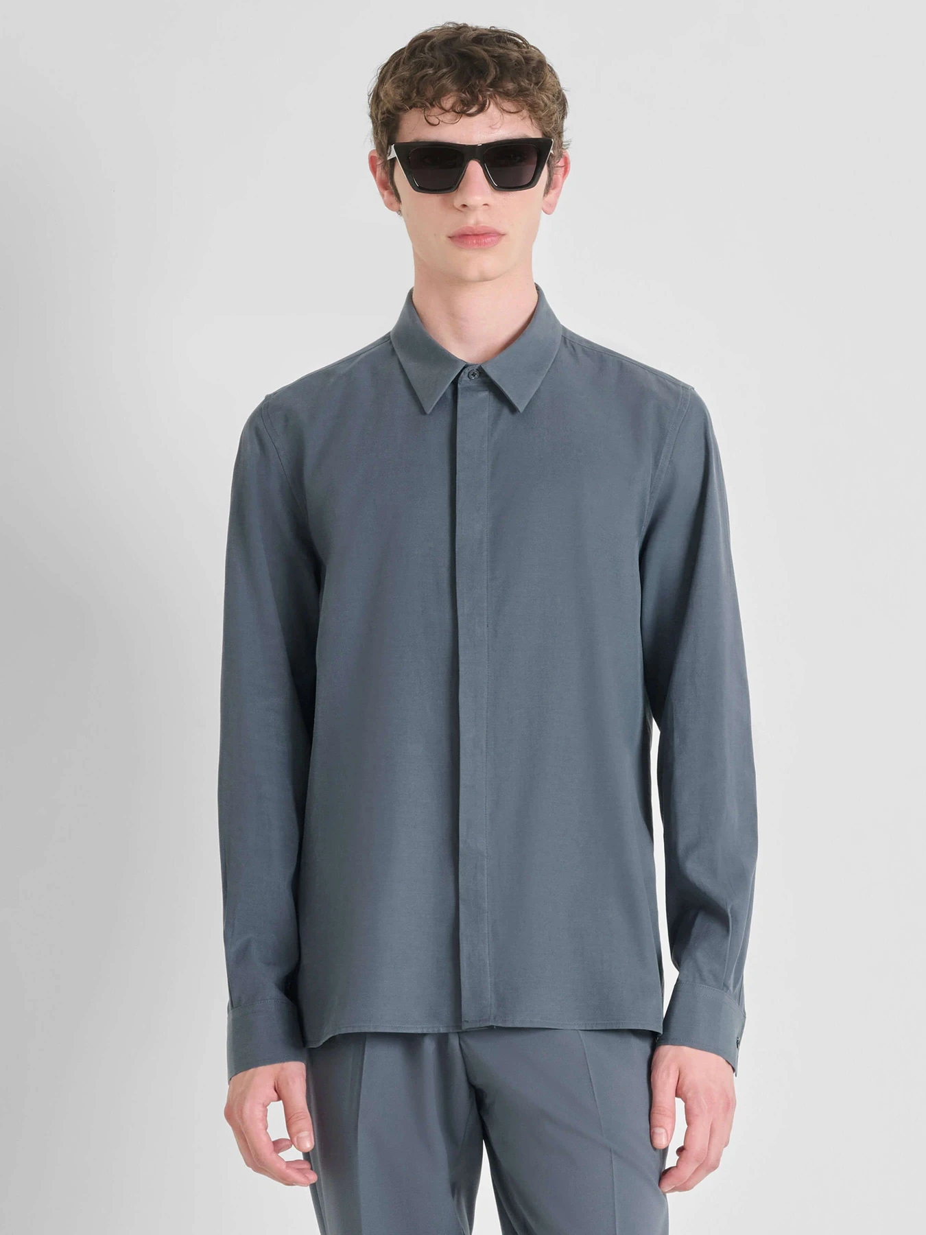 Рубашки Antony Morato модель SL00769FA4001027140 Рубашки Antony Morato модель SL00769FA4001027140 Фото