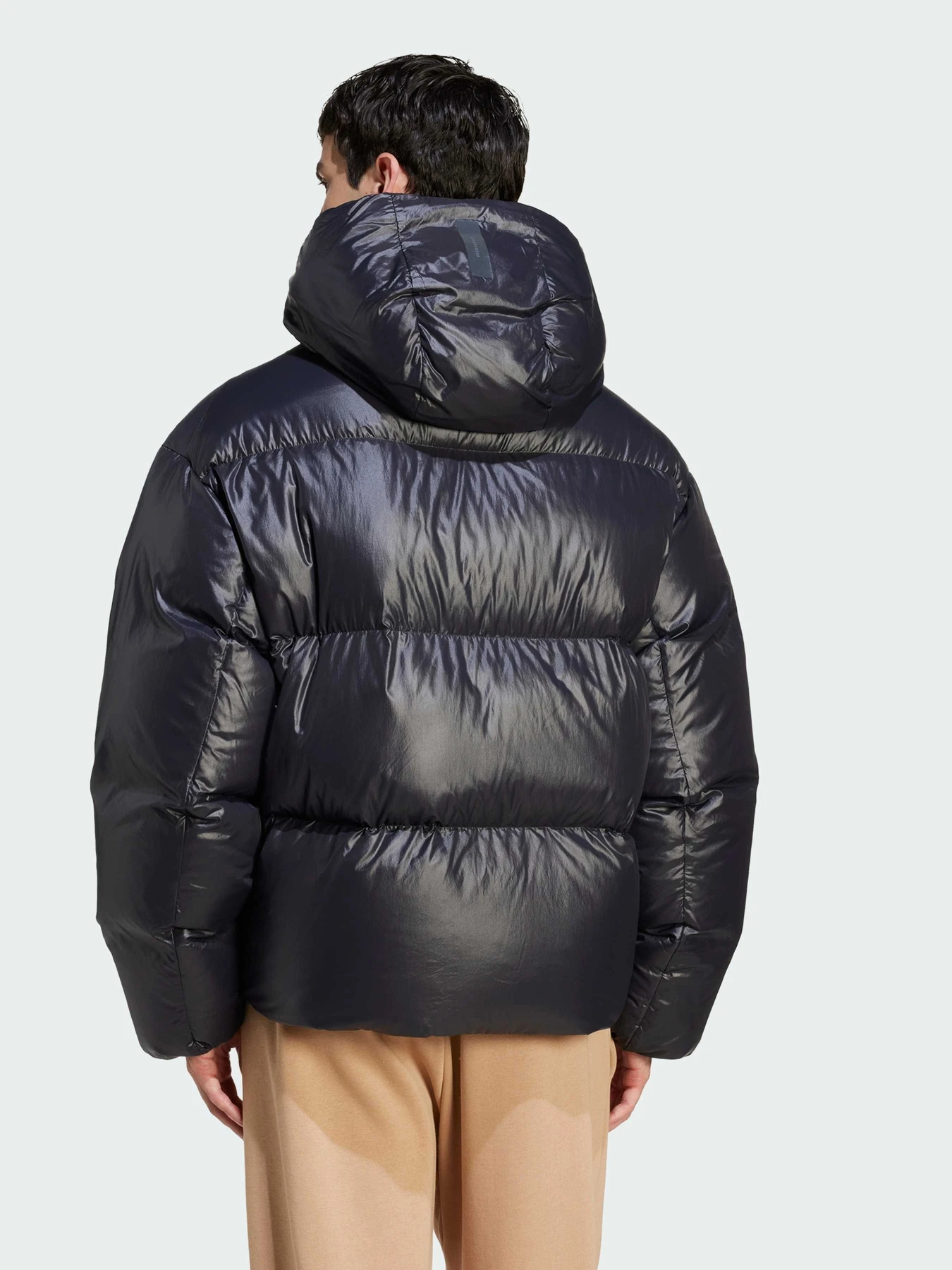 Куртки и дубленки Adidas ZNE модель JL6905 Куртки и дубленки Adidas ZNE модель JL6905 Фото