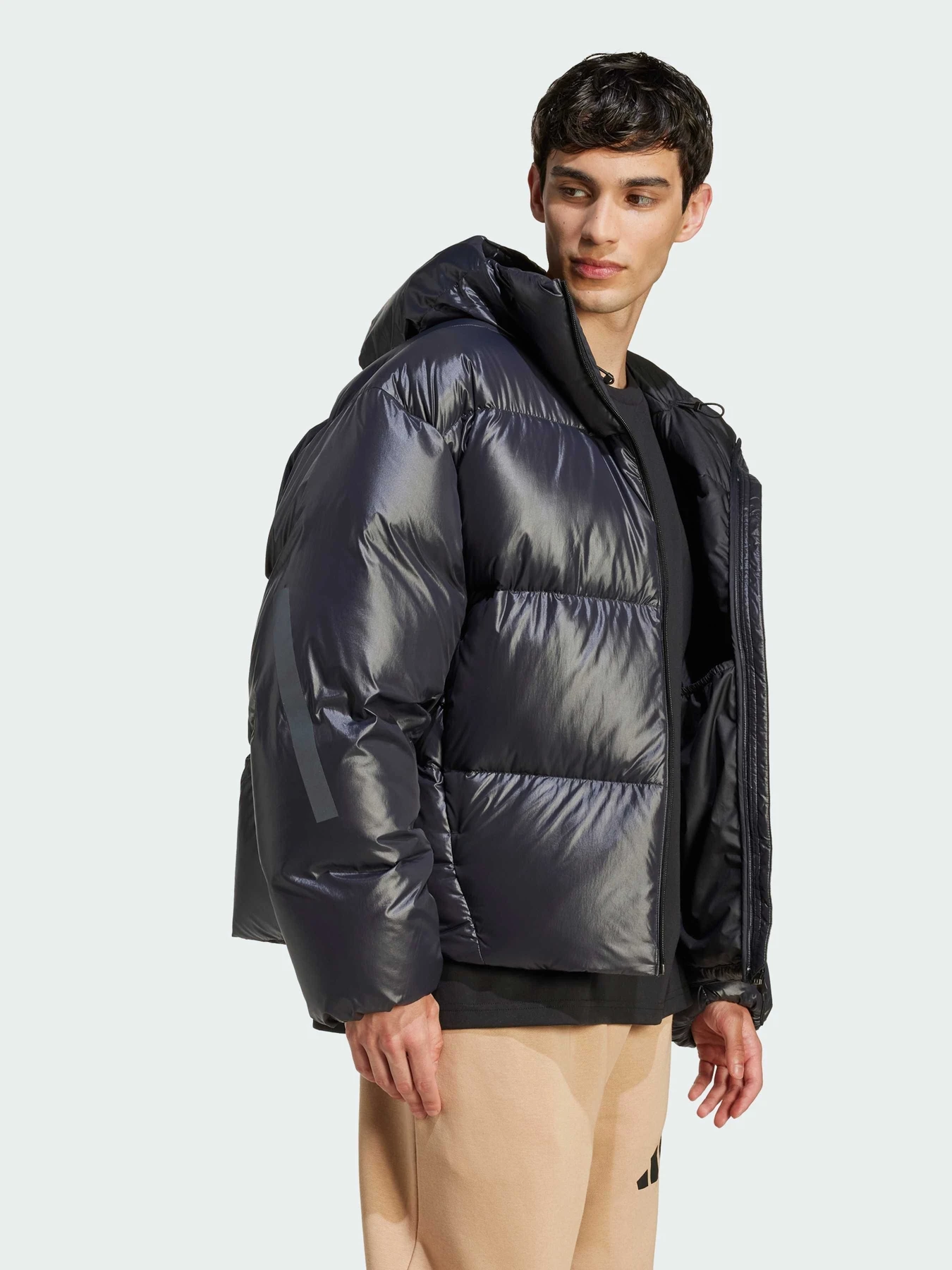 Куртки и дубленки Adidas ZNE модель JL6905 Куртки и дубленки Adidas ZNE модель JL6905 Фото