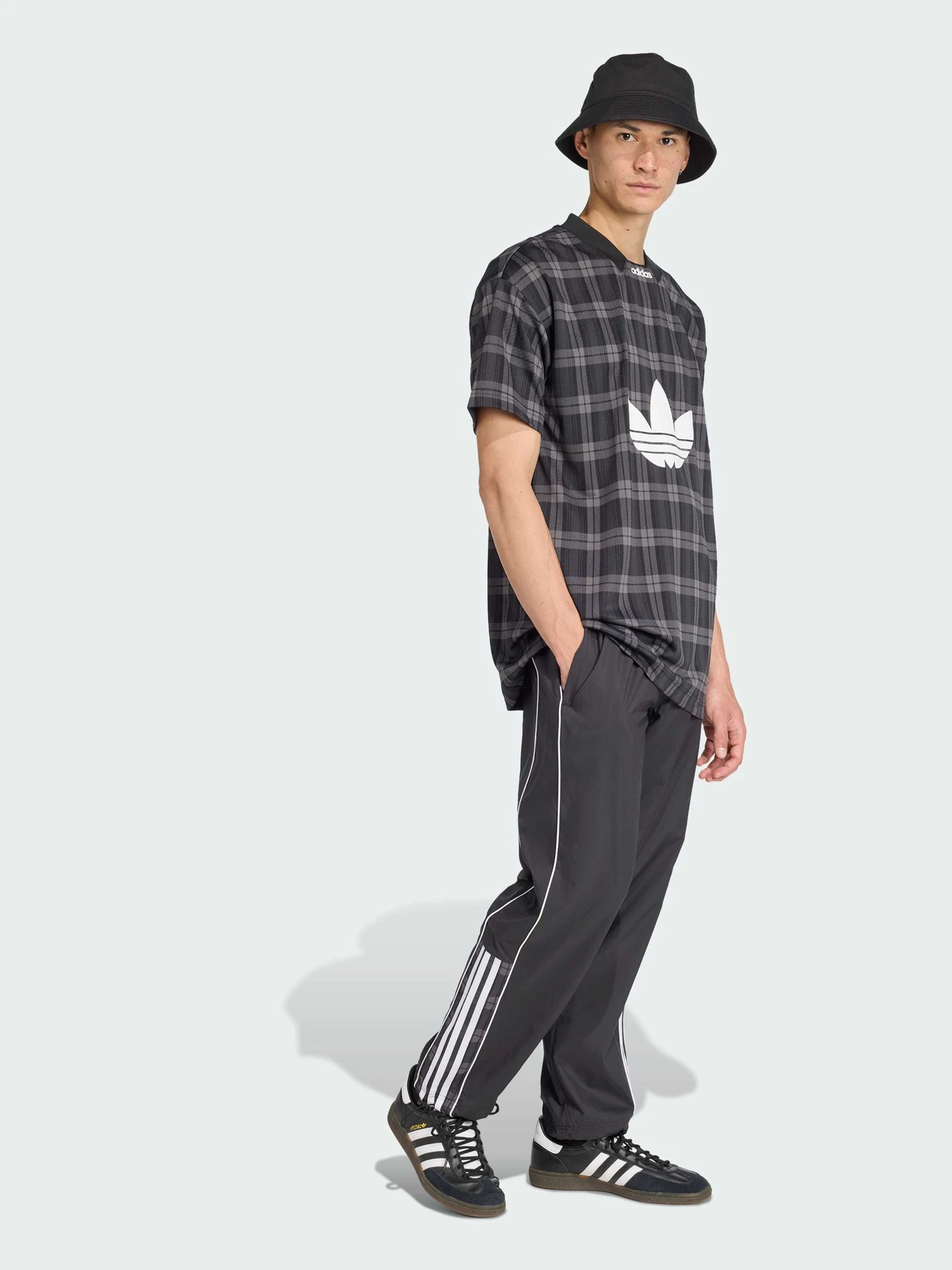 Штани Adidas Graphics модель JV7733 Штани Adidas Graphics модель JV7733 Фото