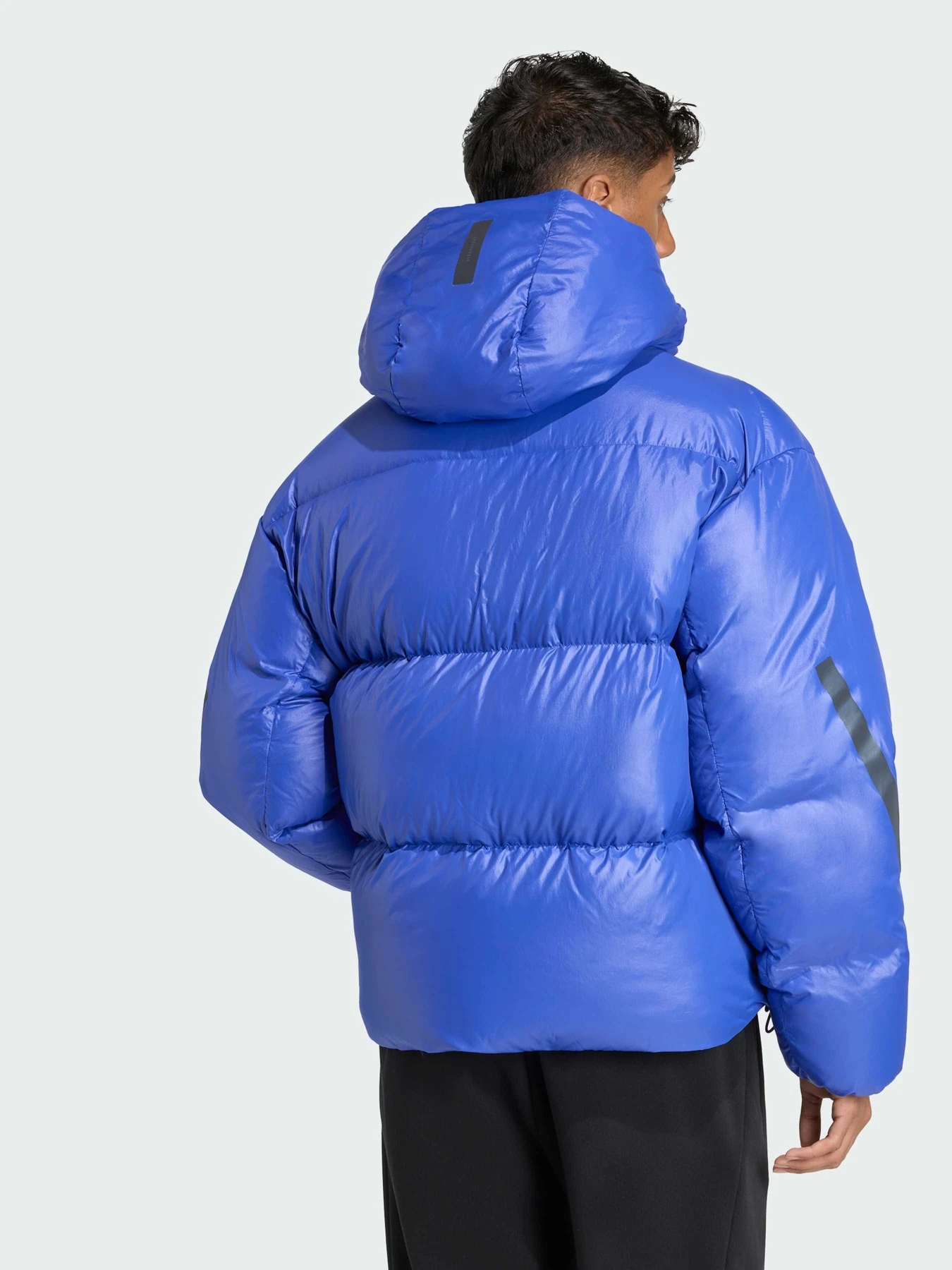 Куртки и дубленки Adidas ZNE модель JW1515 Куртки и дубленки Adidas ZNE модель JW1515 Фото