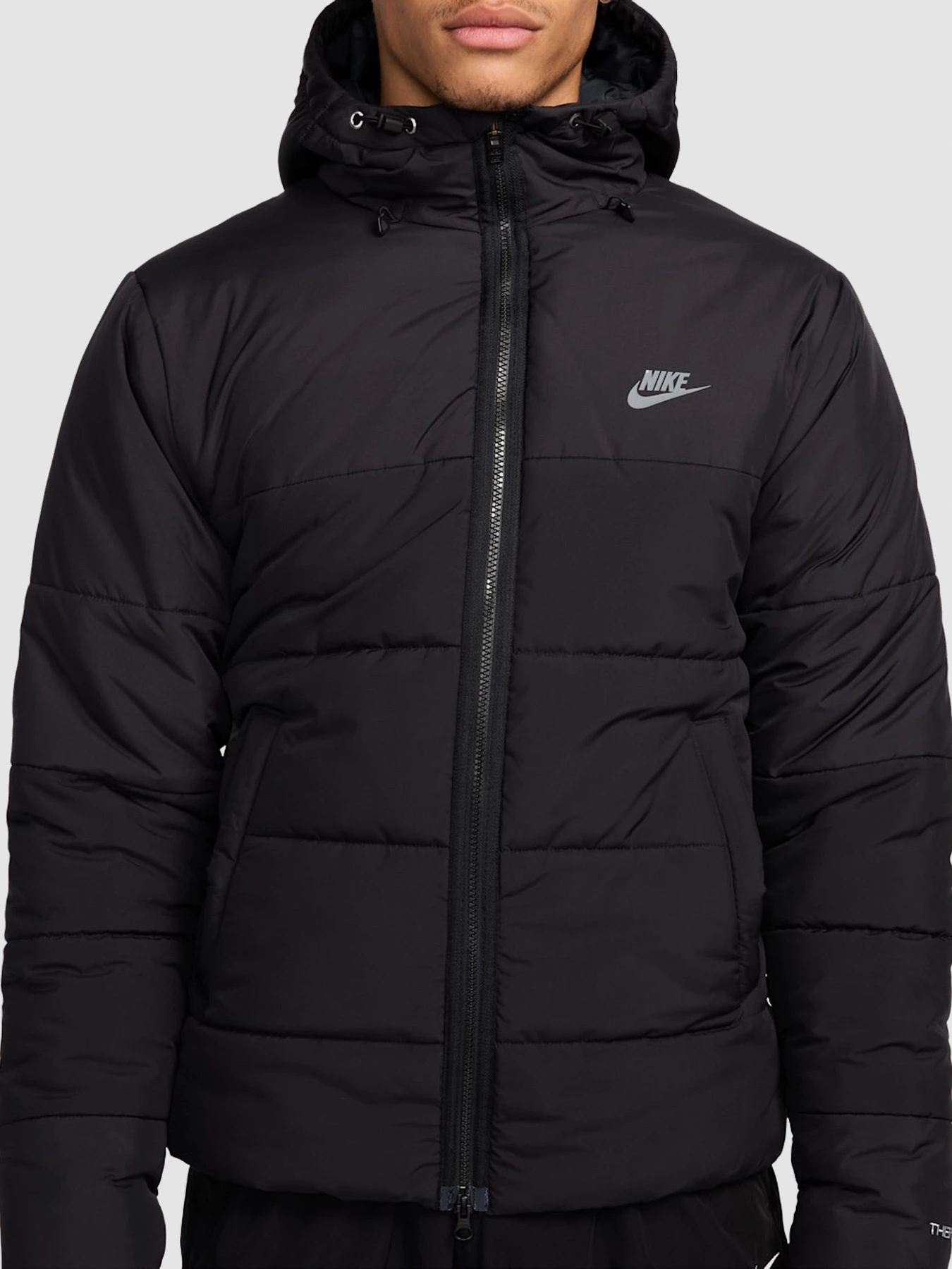 Куртки та дублянки NIKE Sportswear Synthetic-Fill модель HF6825-010 Куртки та дублянки NIKE Sportswear Synthetic-Fill модель HF6825-010 Фото