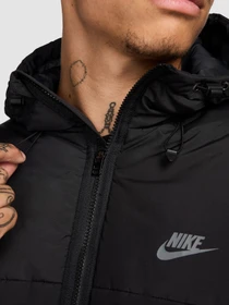 Куртки та дублянки NIKE Sportswear Synthetic-Fill модель HF6825-010 Фото