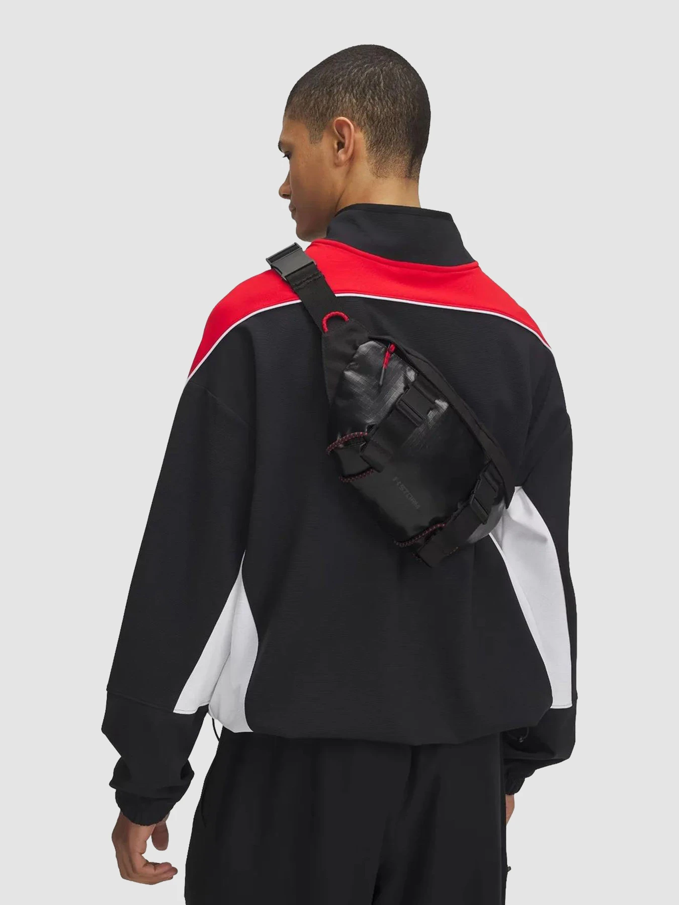 Сумки Under Armour Summit Trail Waist Bag модель 1388932-001 Сумки Under Armour Summit Trail Waist Bag модель 1388932-001 Фото