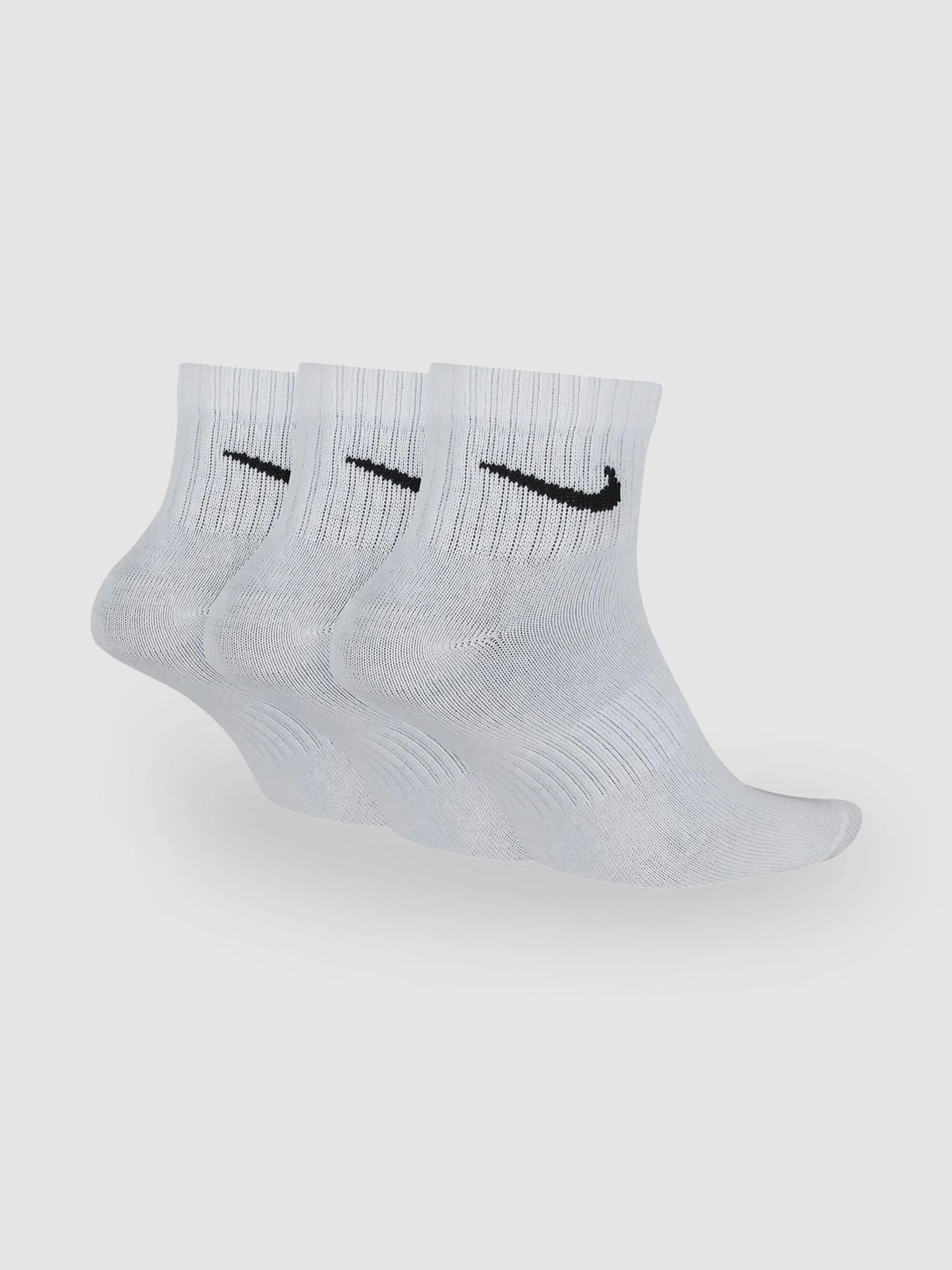 Шкарпетки та гольфи NIKE U Nk Everyday Ltwt Ankle 3Pr модель SX7677-100 Шкарпетки та гольфи NIKE U Nk Everyday Ltwt Ankle 3Pr модель SX7677-100 Фото