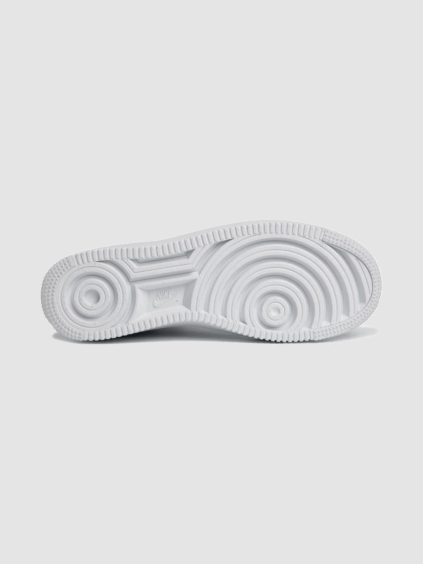 Кроссовки NIKE Air Force 1 Flyknit 2.0 модель AV3042-100 Кроссовки NIKE Air Force 1 Flyknit 2.0 модель AV3042-100 Фото