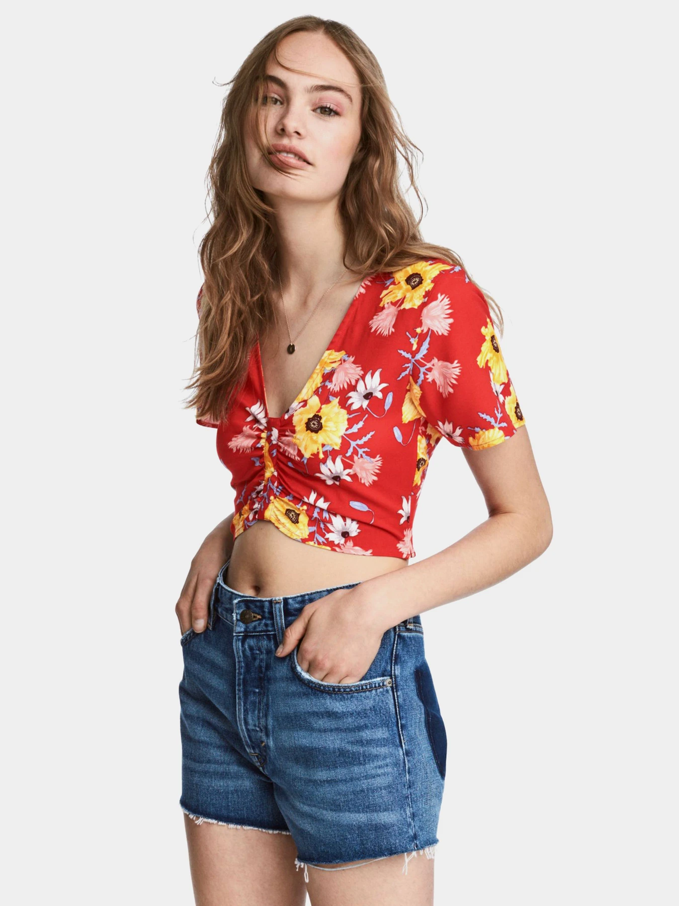 Футболки и поло H&M модель 5024245RP1_красный цветы Фото