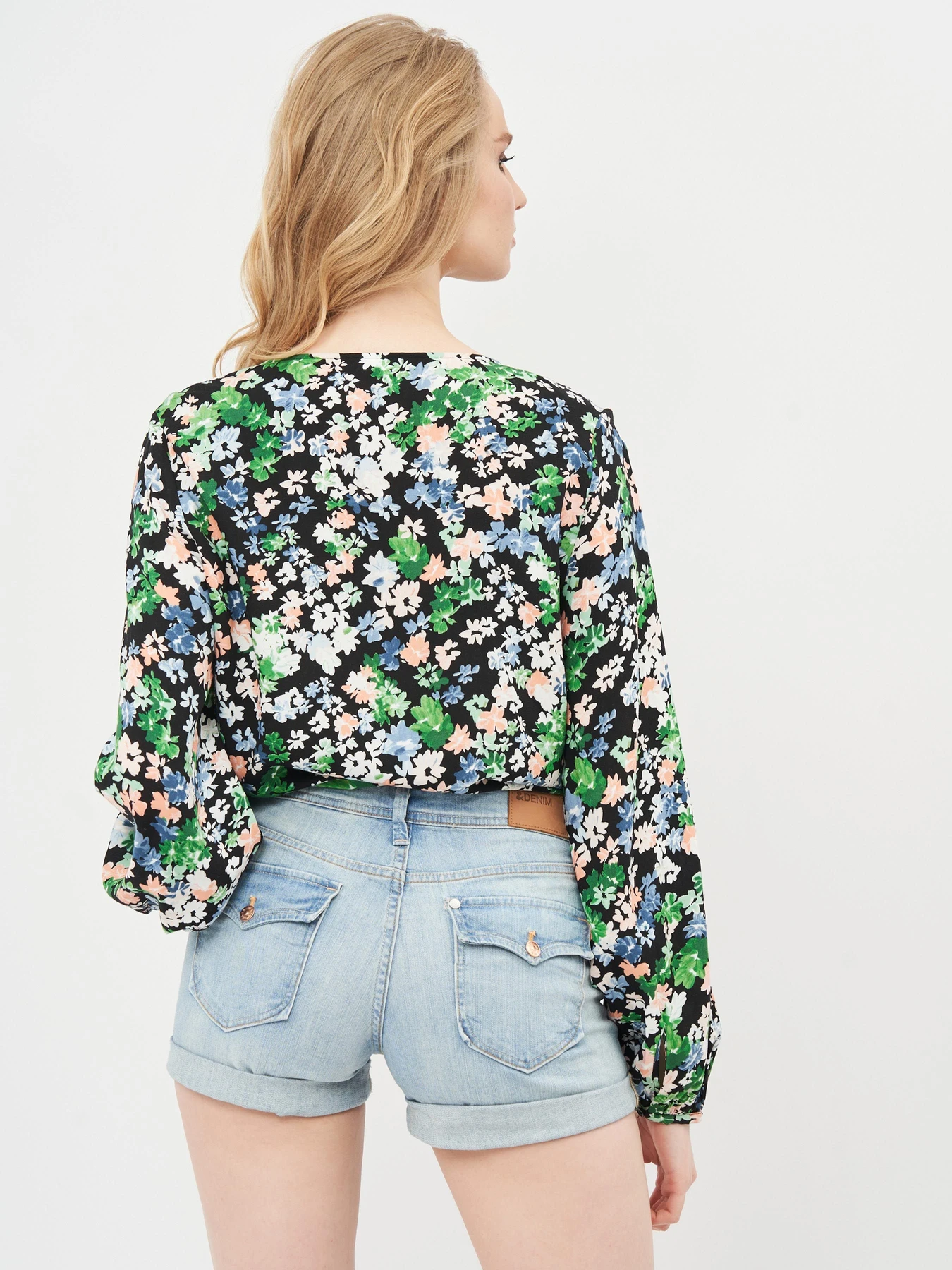Рубашки H&M модель 8591181sm_комбинированный цветы Фото