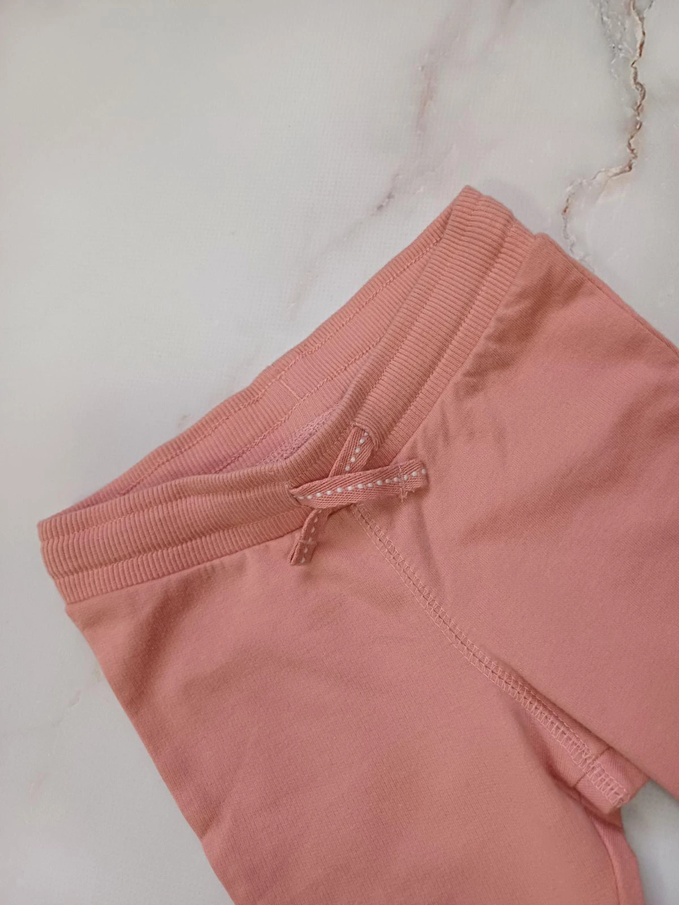 Брюки H&M модель 5941778kwer_Пудровый Фото