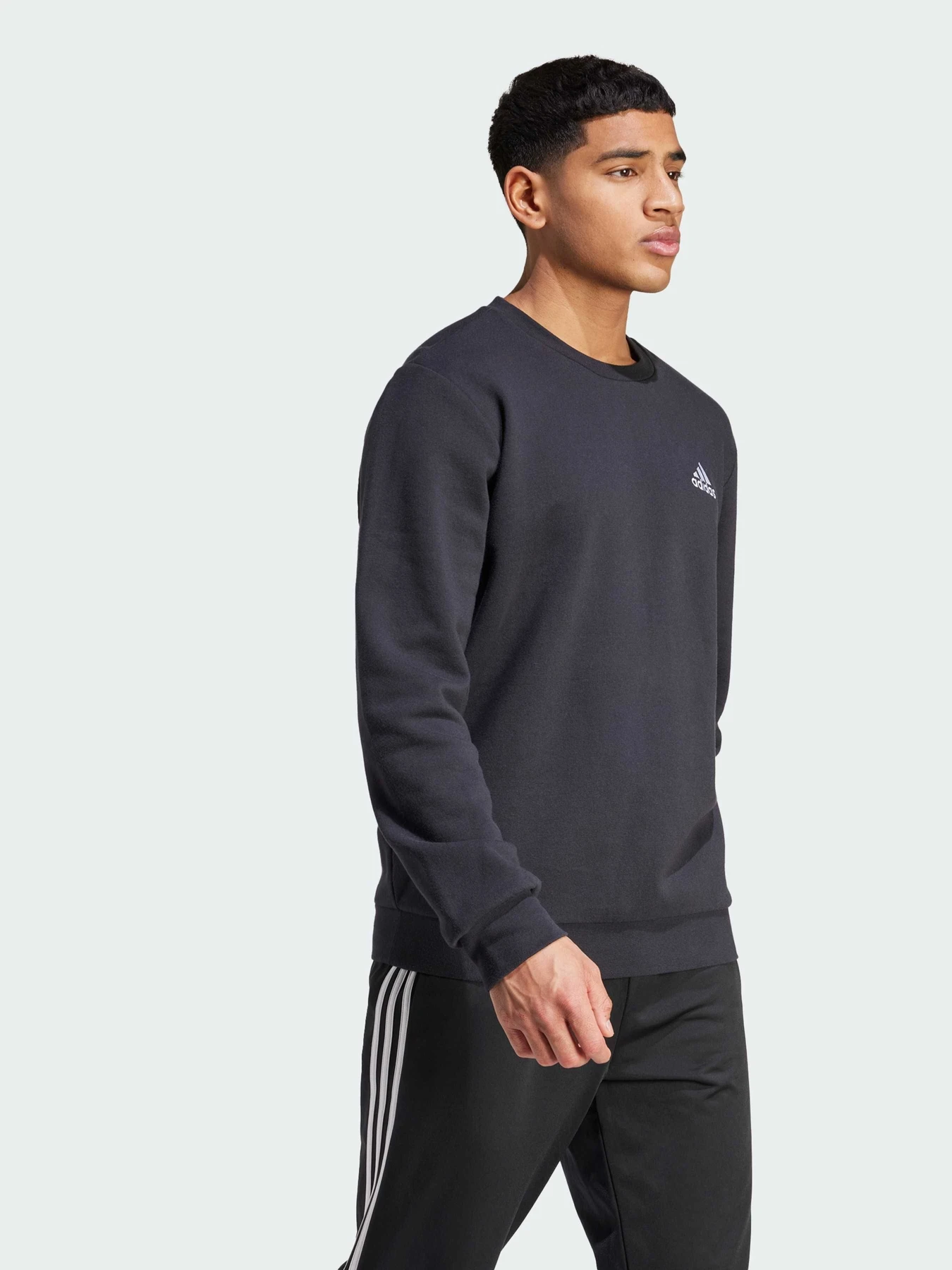 Худи и свитшоты Adidas модель GV5295 Худи и свитшоты Adidas модель GV5295 Фото