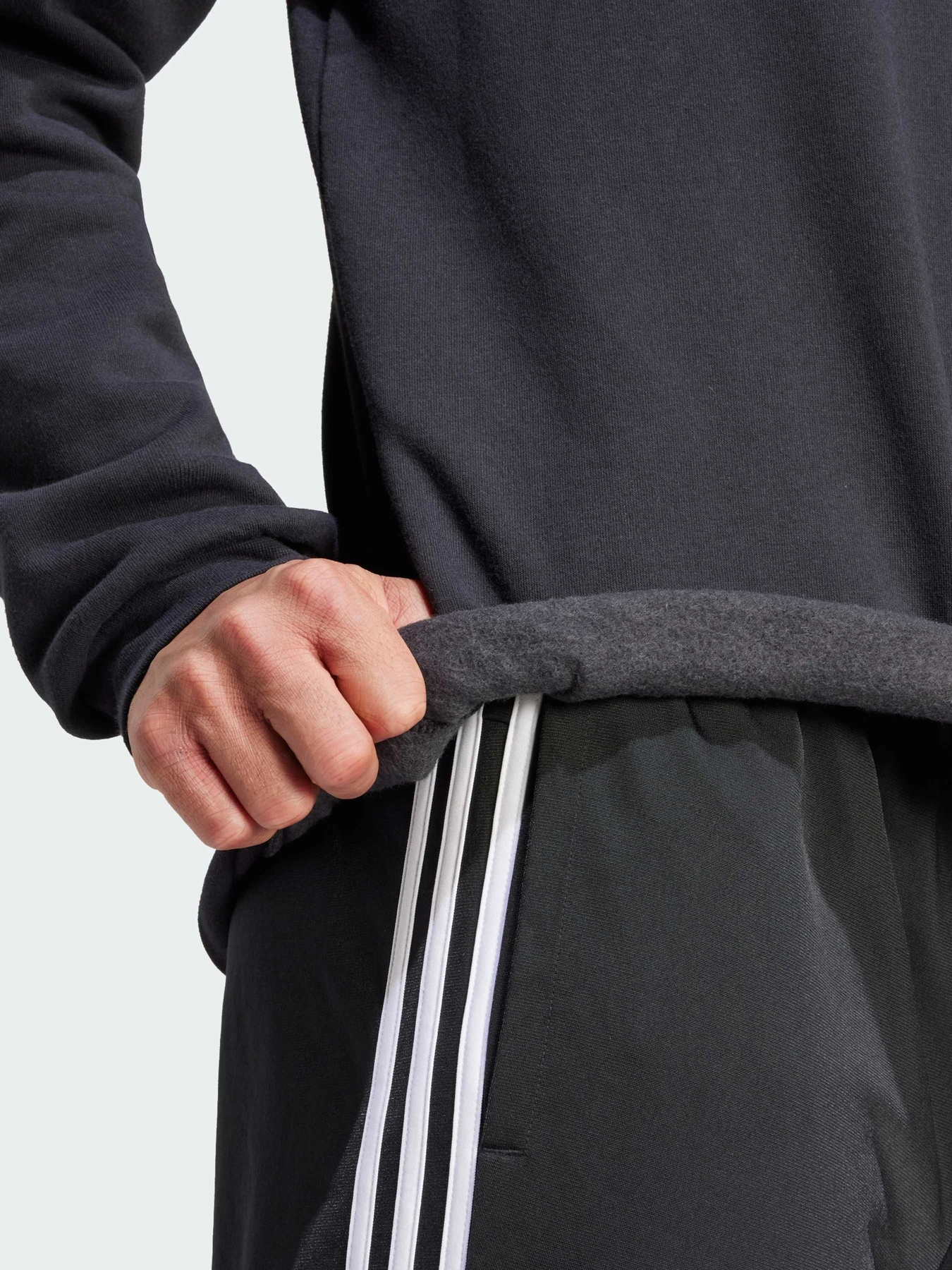 Худи и свитшоты Adidas модель GV5295 Худи и свитшоты Adidas модель GV5295 Фото