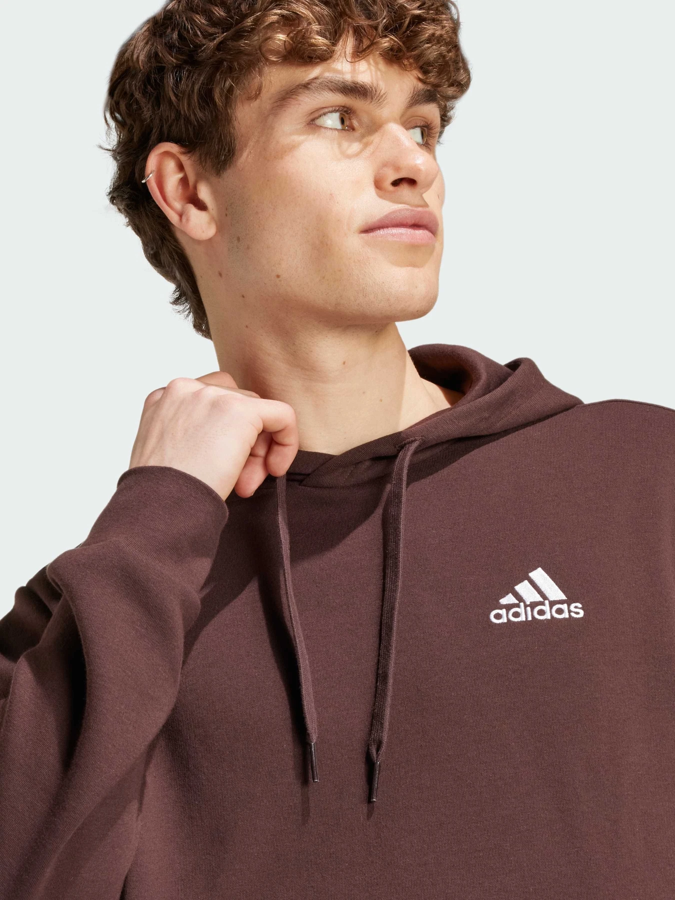 Худи и свитшоты Adidas модель IZ4758 Худи и свитшоты Adidas модель IZ4758 Фото
