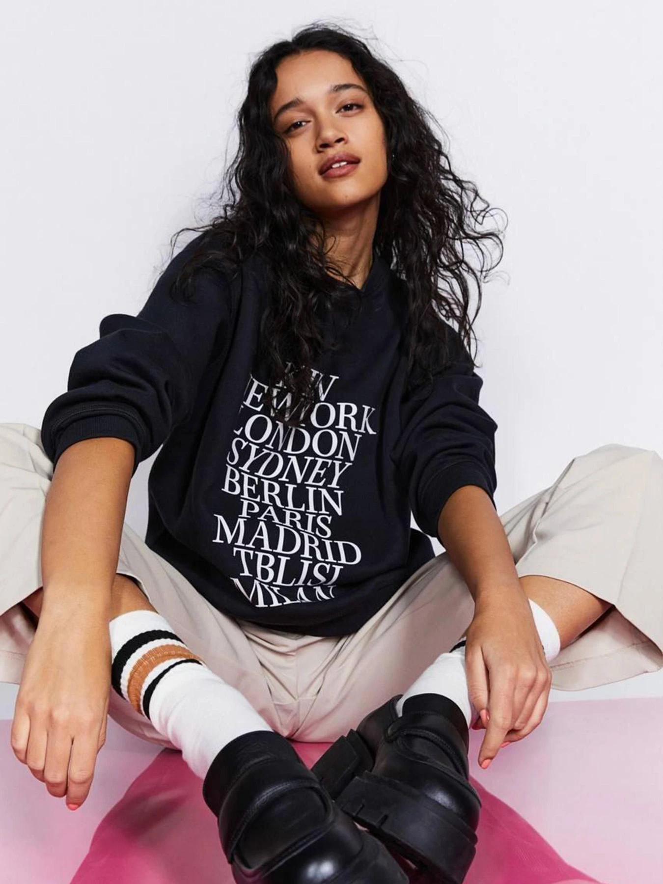Худі та світшоти H&M модель 10118285wer_Черный Фото