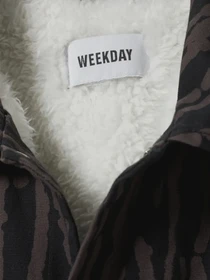 Куртки та дублянки Weekday модель 9992834arl_Черно-коричневый Фото