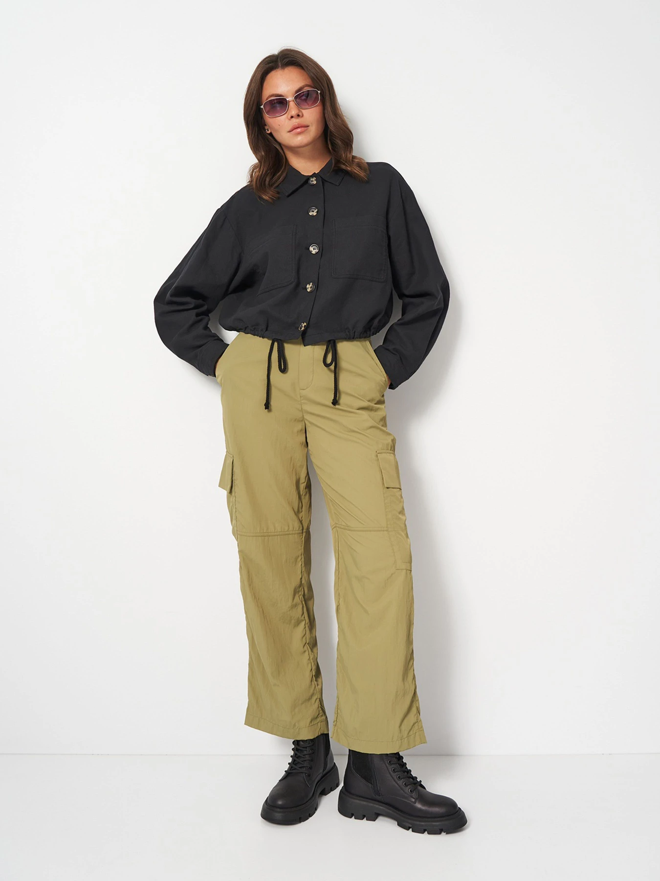 Куртки и дубленки H&M модель 2256451wer_Черный Фото