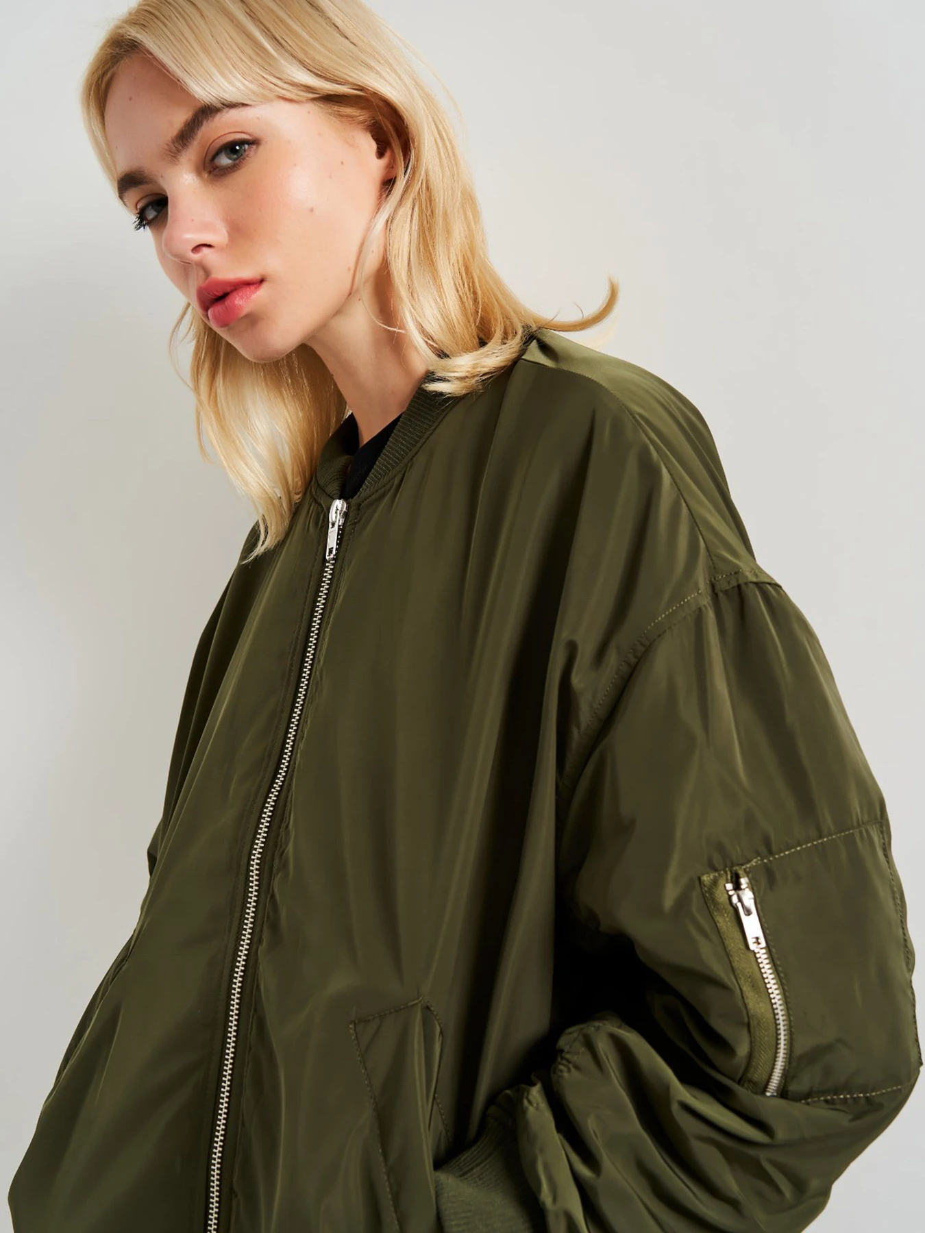 Куртки и дубленки H&M модель 9222242wer_Хаки Фото