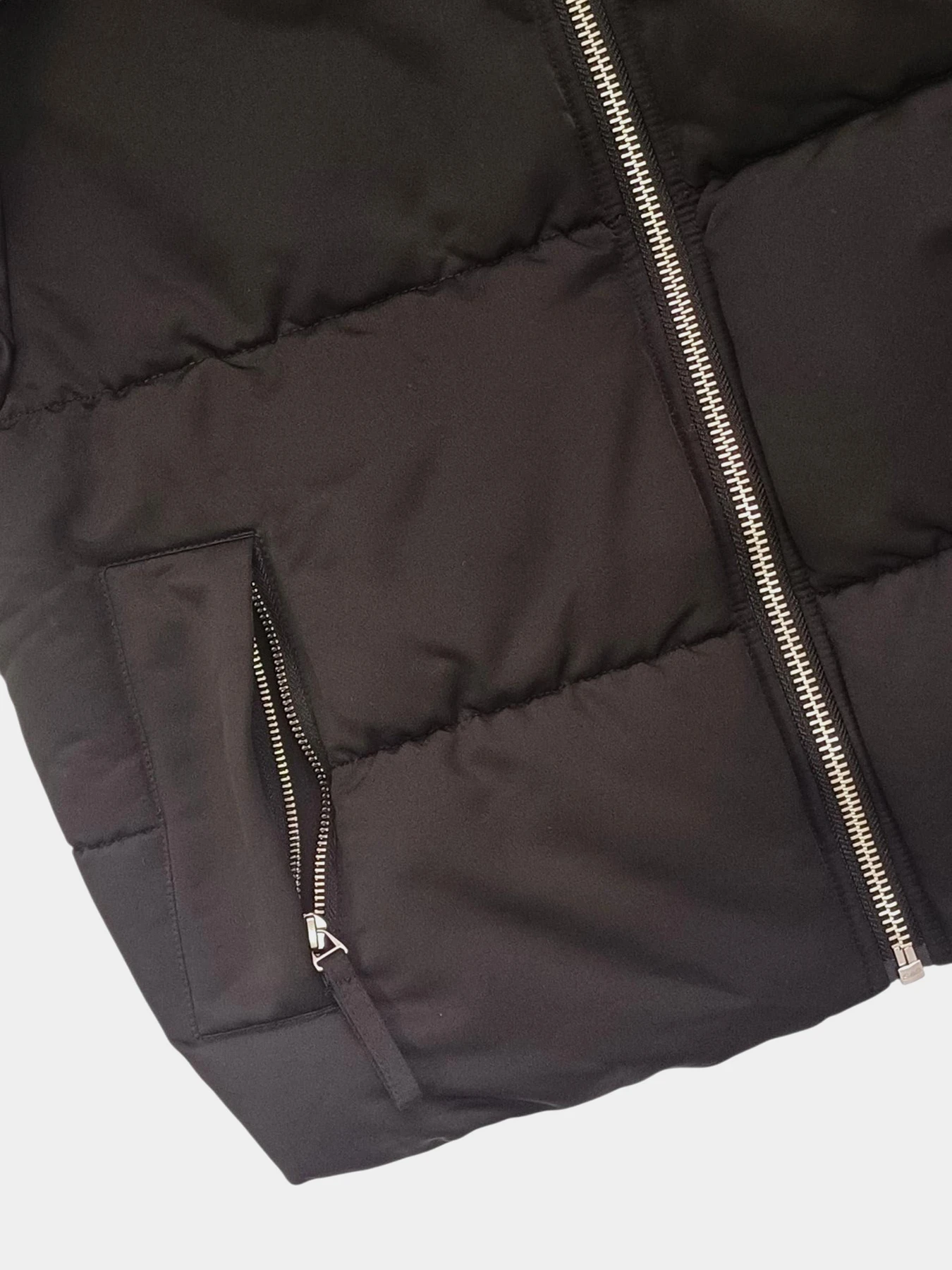 Куртки и дубленки Monki модель 2398741wer_Черный Фото