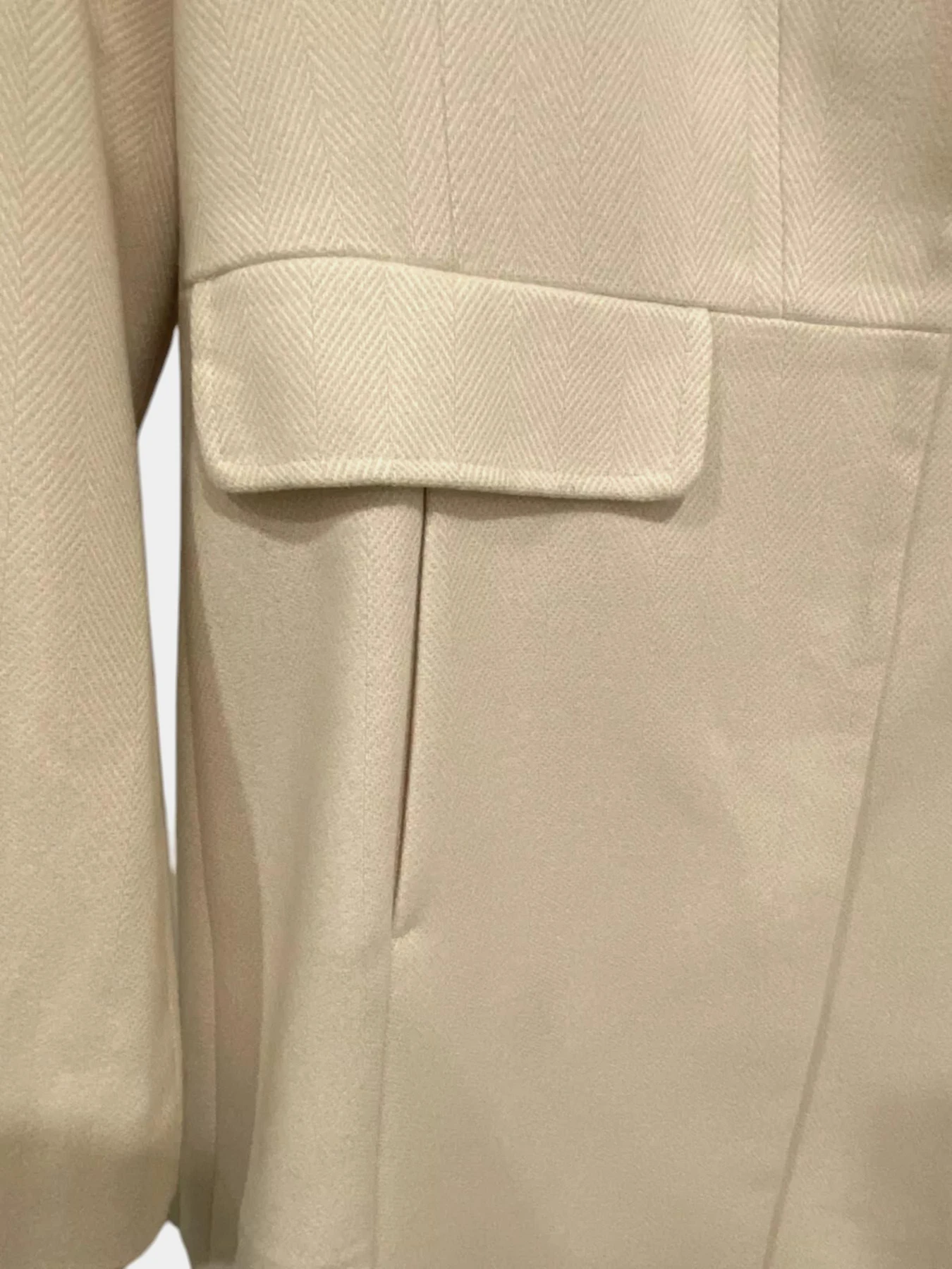 Пальто и плащи H&M модель 1012551wer_Молочный Фото
